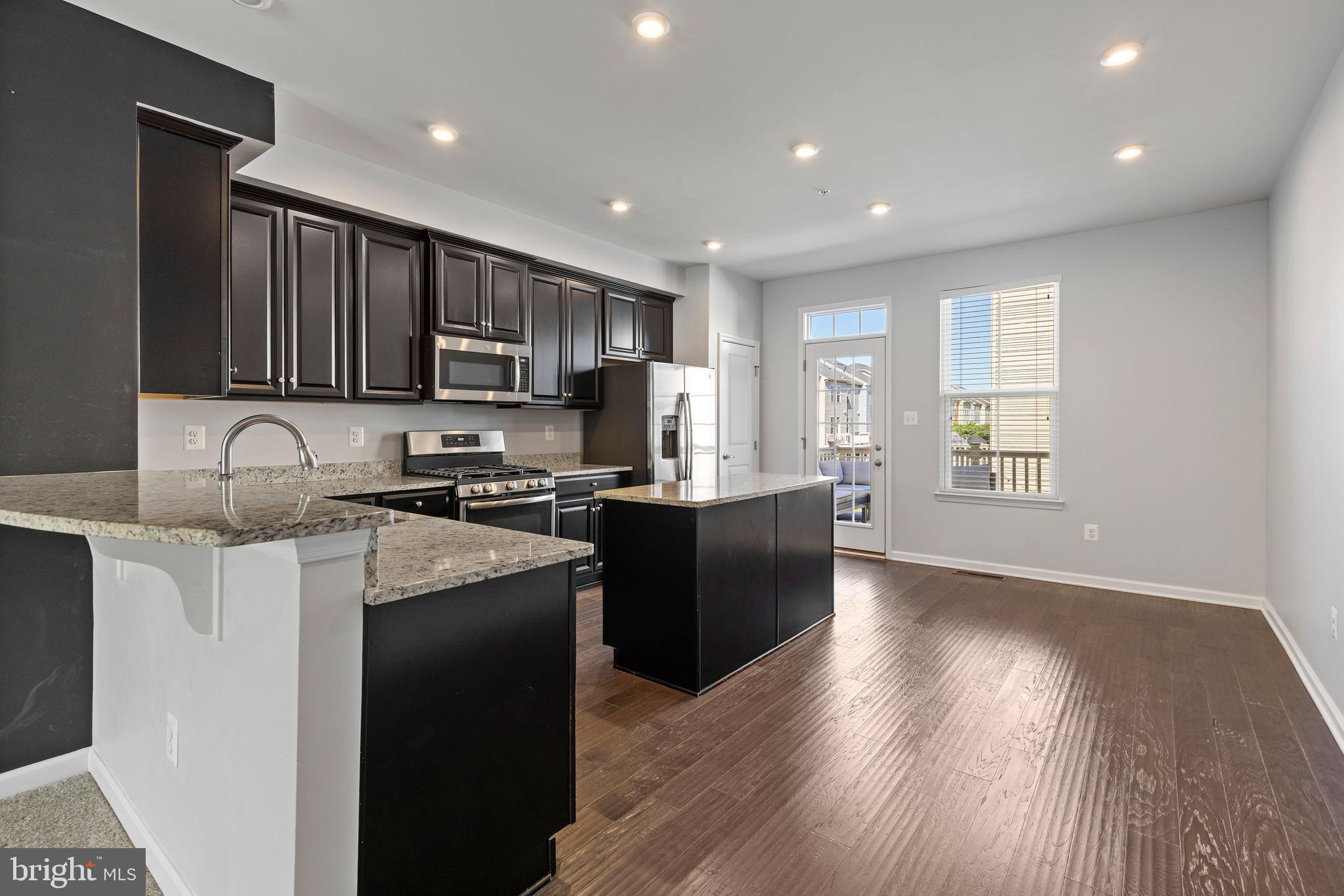 CREEKSIDE VILLAGE - Residential Lease