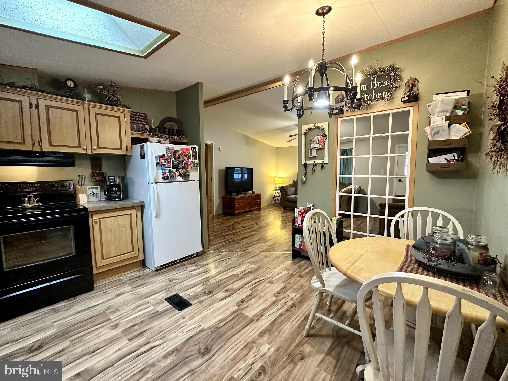 SOUTHLAND HILLS - Residential