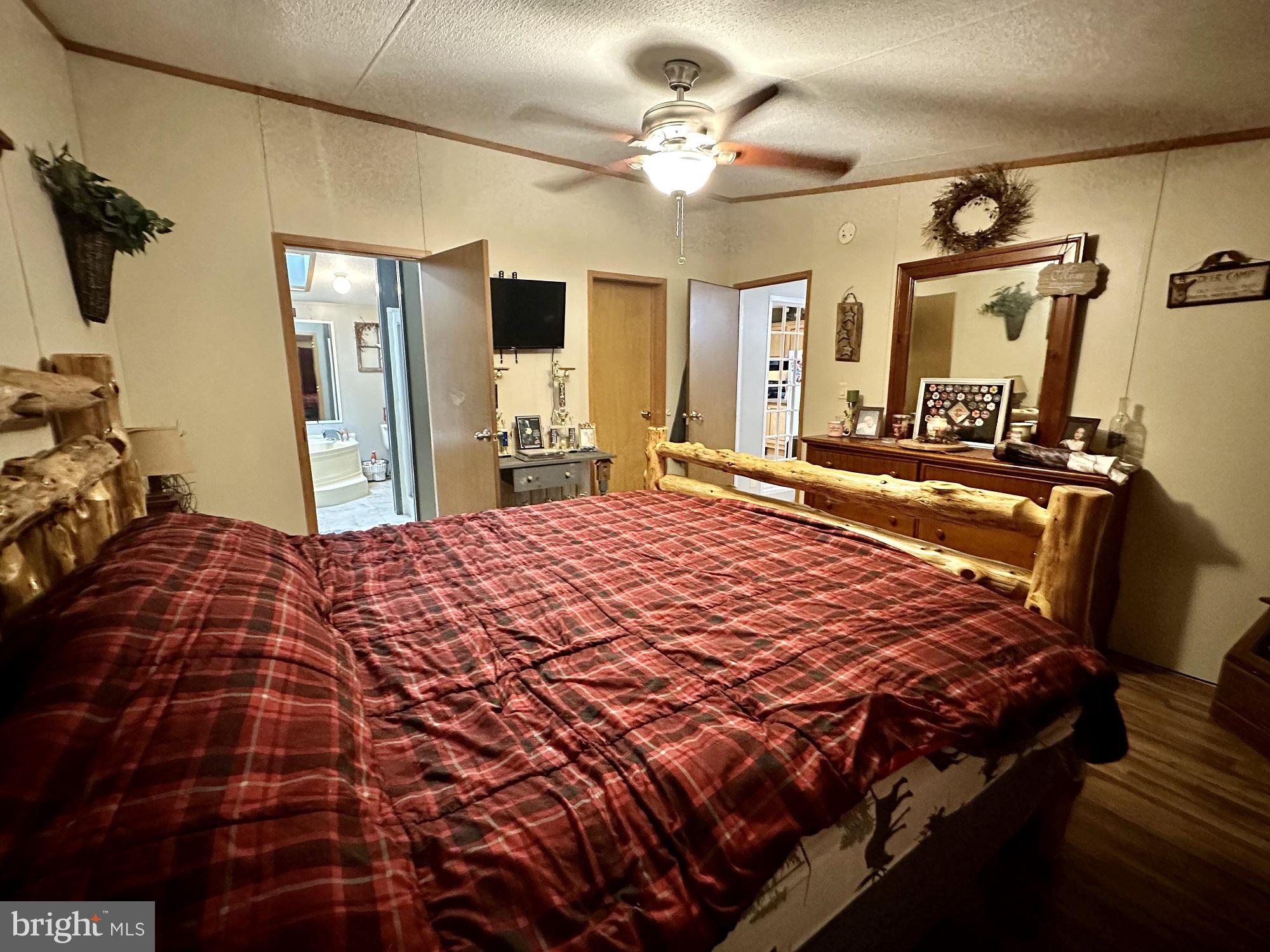 SOUTHLAND HILLS - Residential