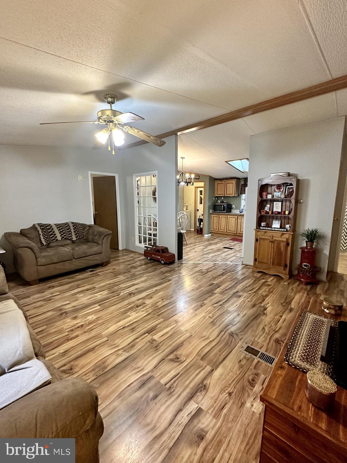 SOUTHLAND HILLS - Residential