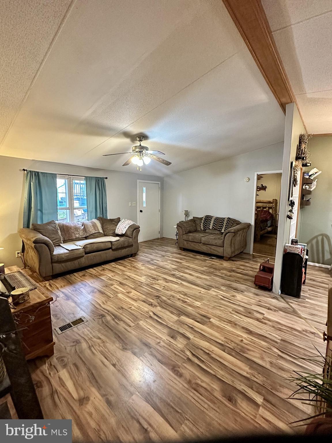 SOUTHLAND HILLS - Residential