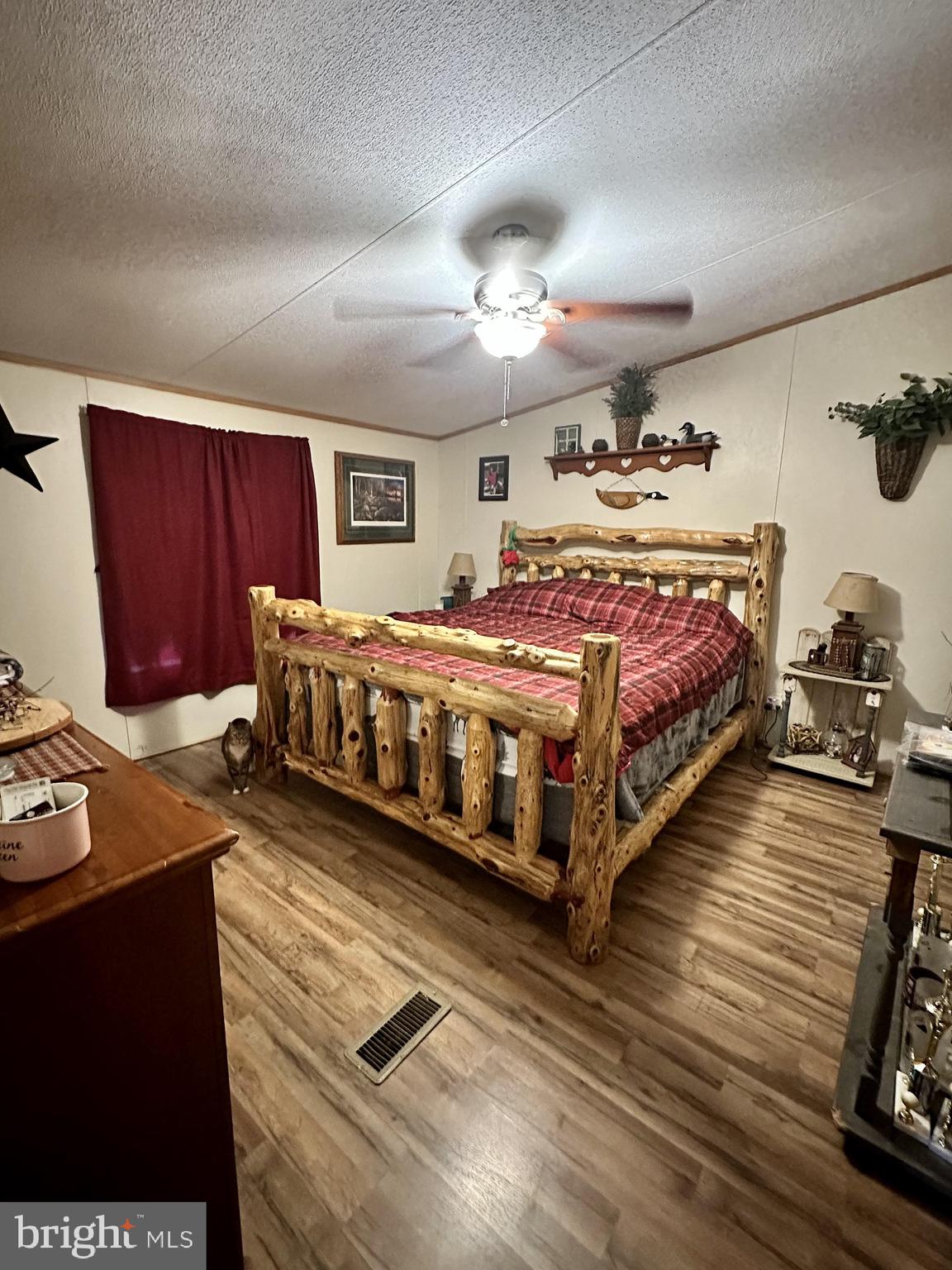 SOUTHLAND HILLS - Residential