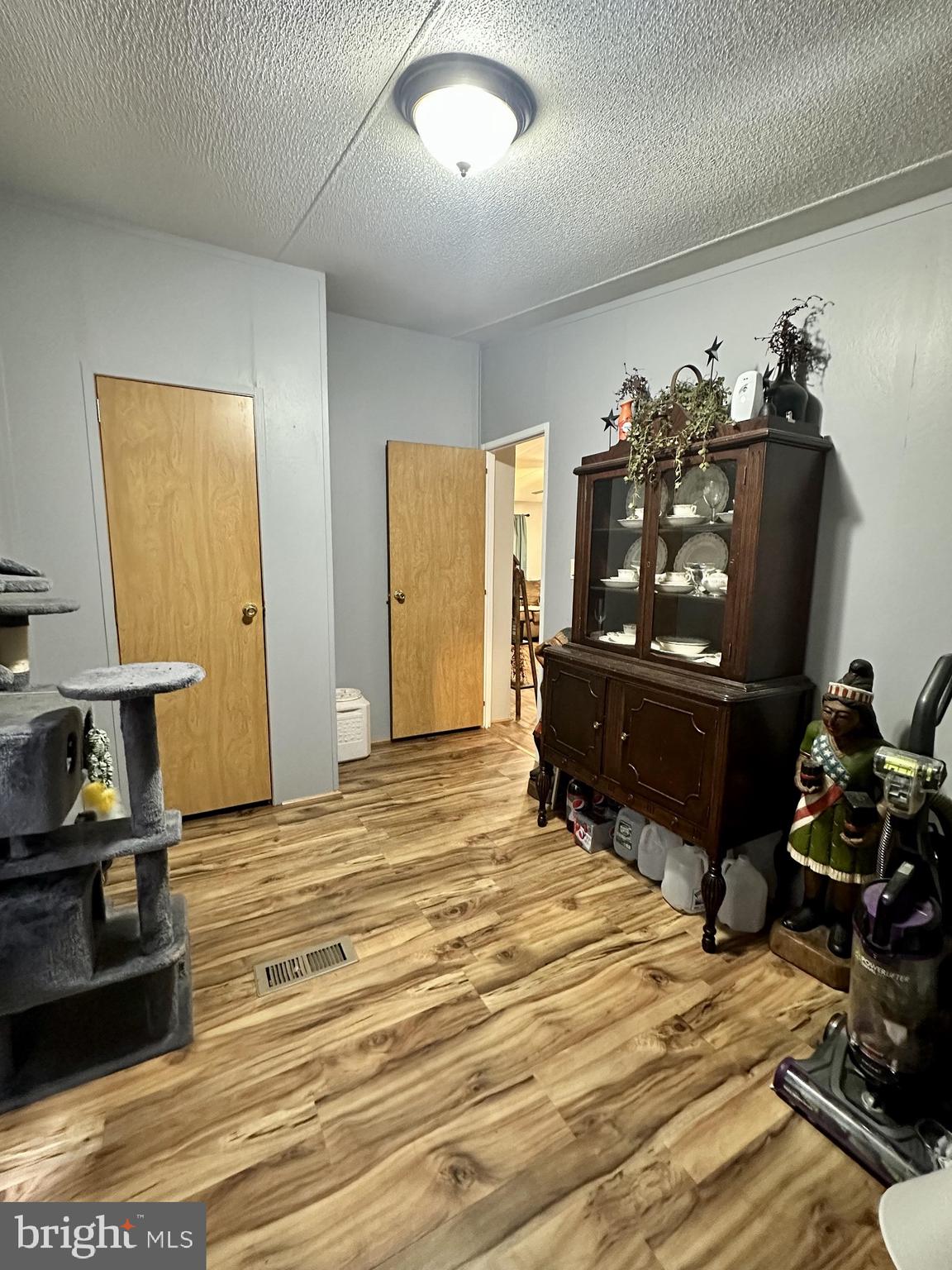 SOUTHLAND HILLS - Residential