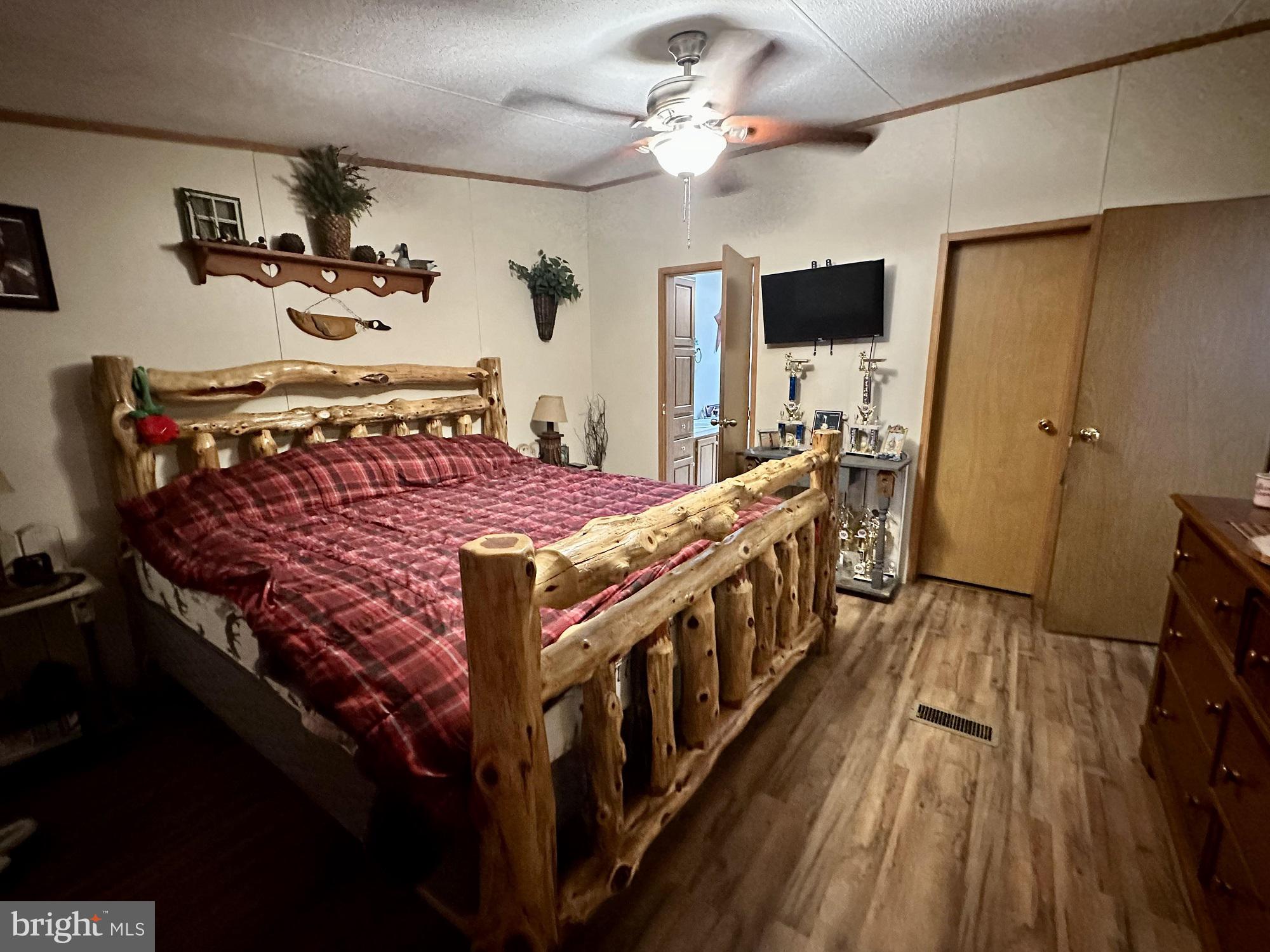 SOUTHLAND HILLS - Residential