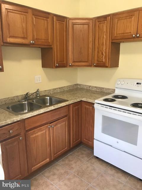 PINEWOOD SOUTH - Residential Lease