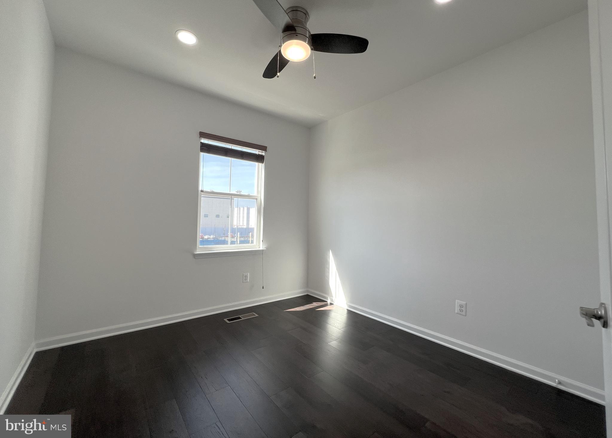 DISCOVERY SQUARE - Residential Lease