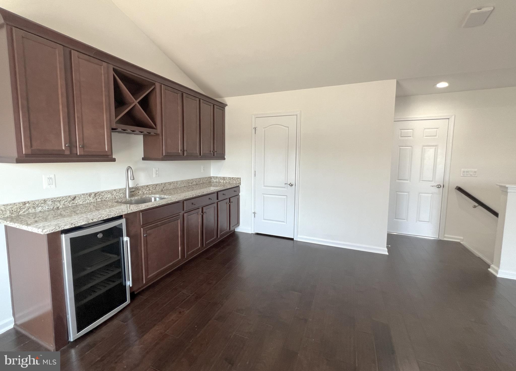 DISCOVERY SQUARE - Residential Lease