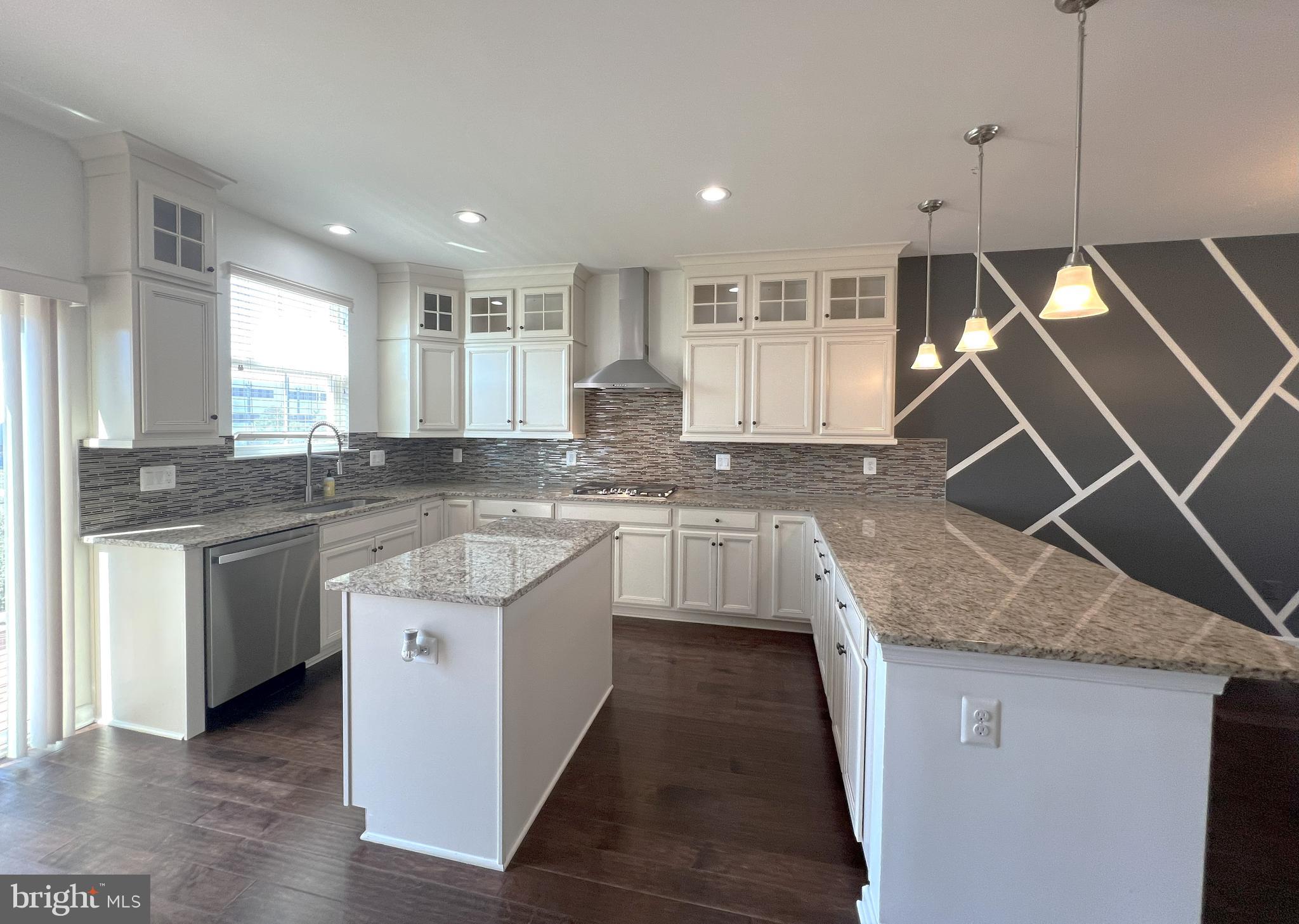 DISCOVERY SQUARE - Residential Lease