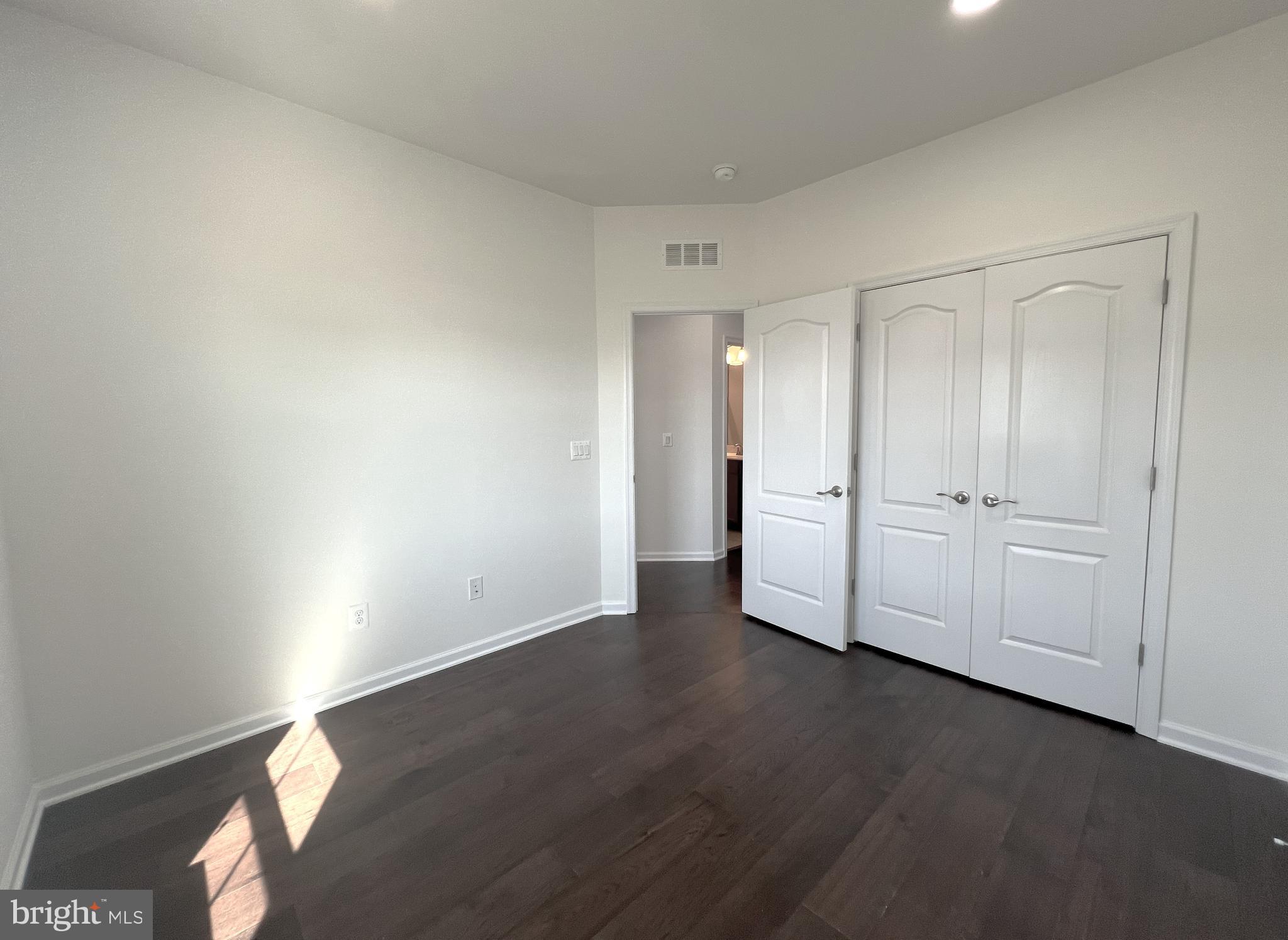 DISCOVERY SQUARE - Residential Lease