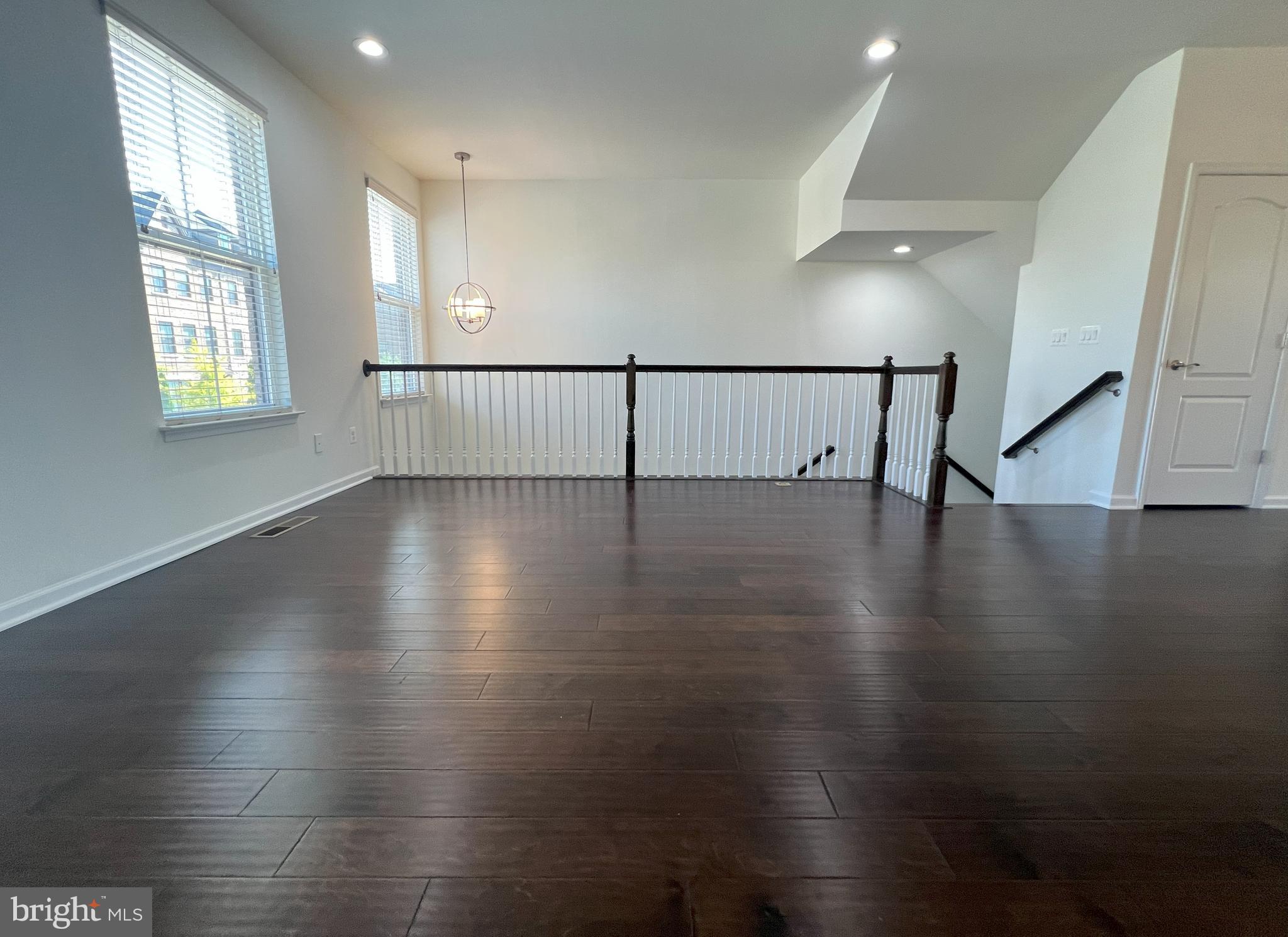 DISCOVERY SQUARE - Residential Lease