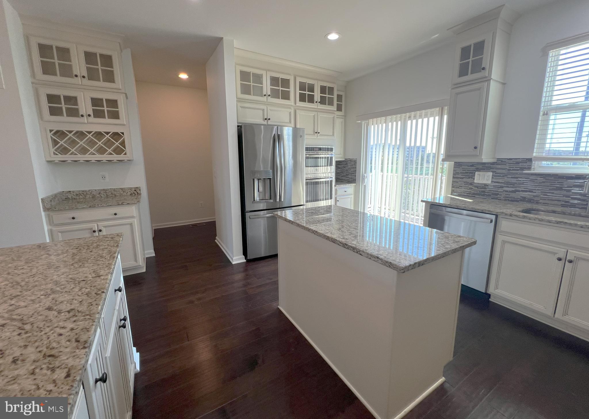 DISCOVERY SQUARE - Residential Lease