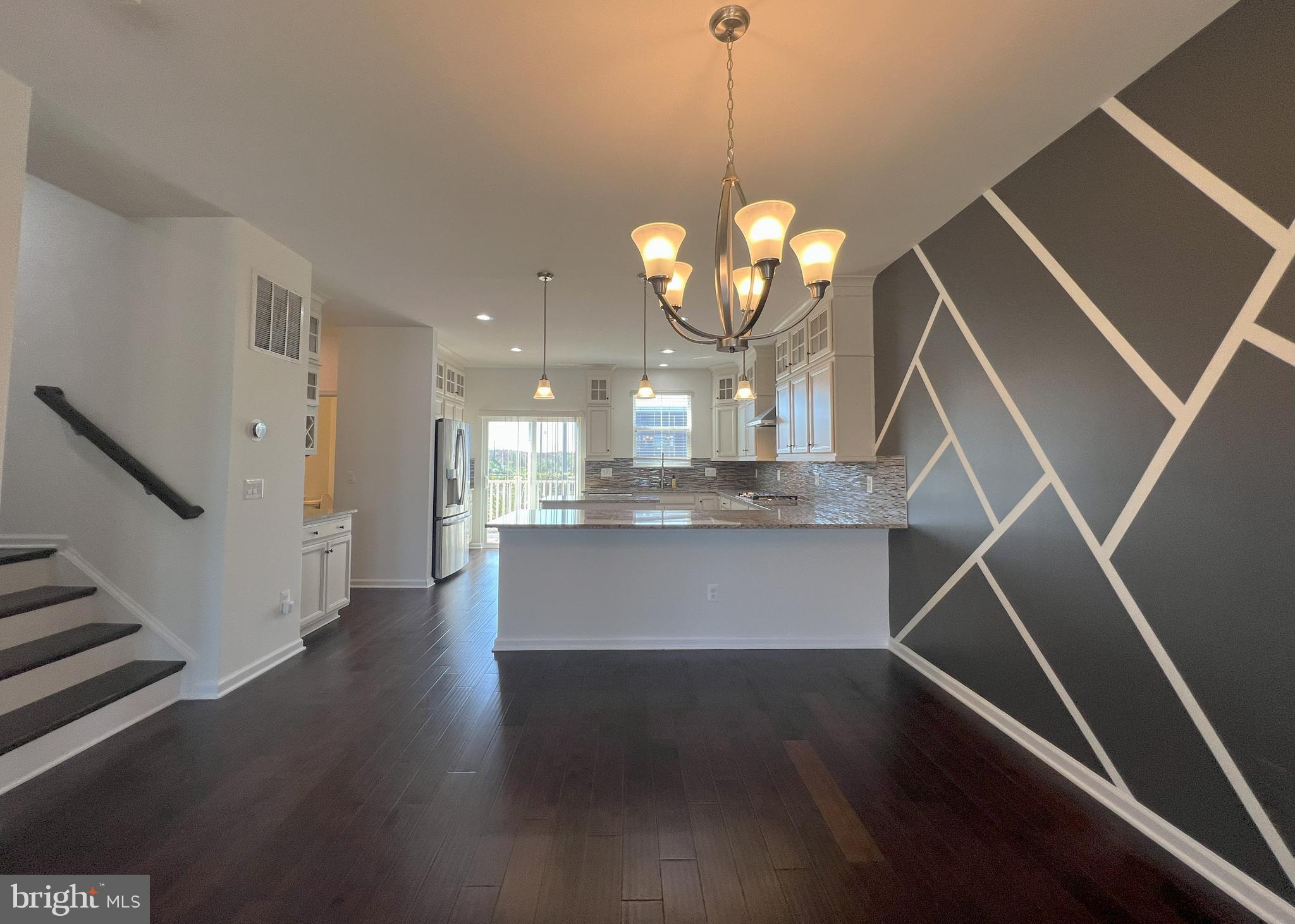 DISCOVERY SQUARE - Residential Lease