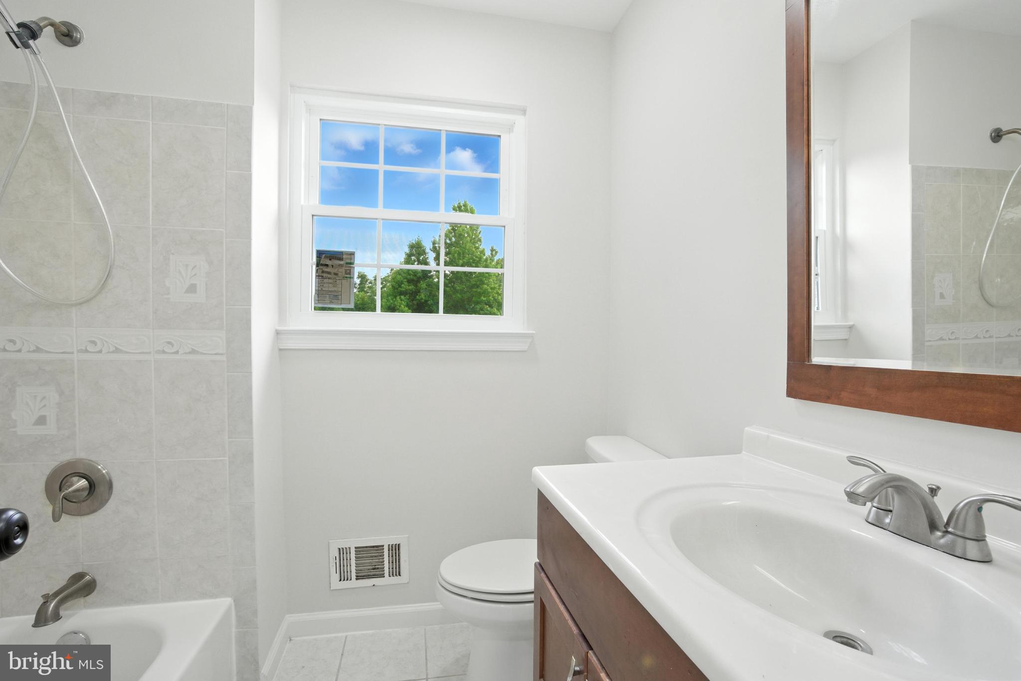 BRAMPTON HILLS - Residential Lease