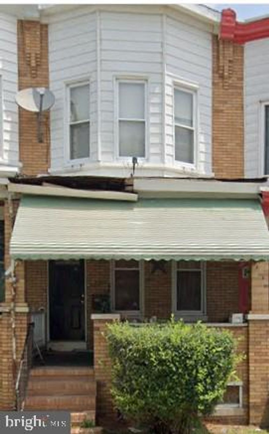 Investment portfolio, Tenant occupied. No access until ratified contracts. Monthly rent is $1,300.00.  Leases, licenses, lead certification & rent rolls are available, please email listing agent to request.