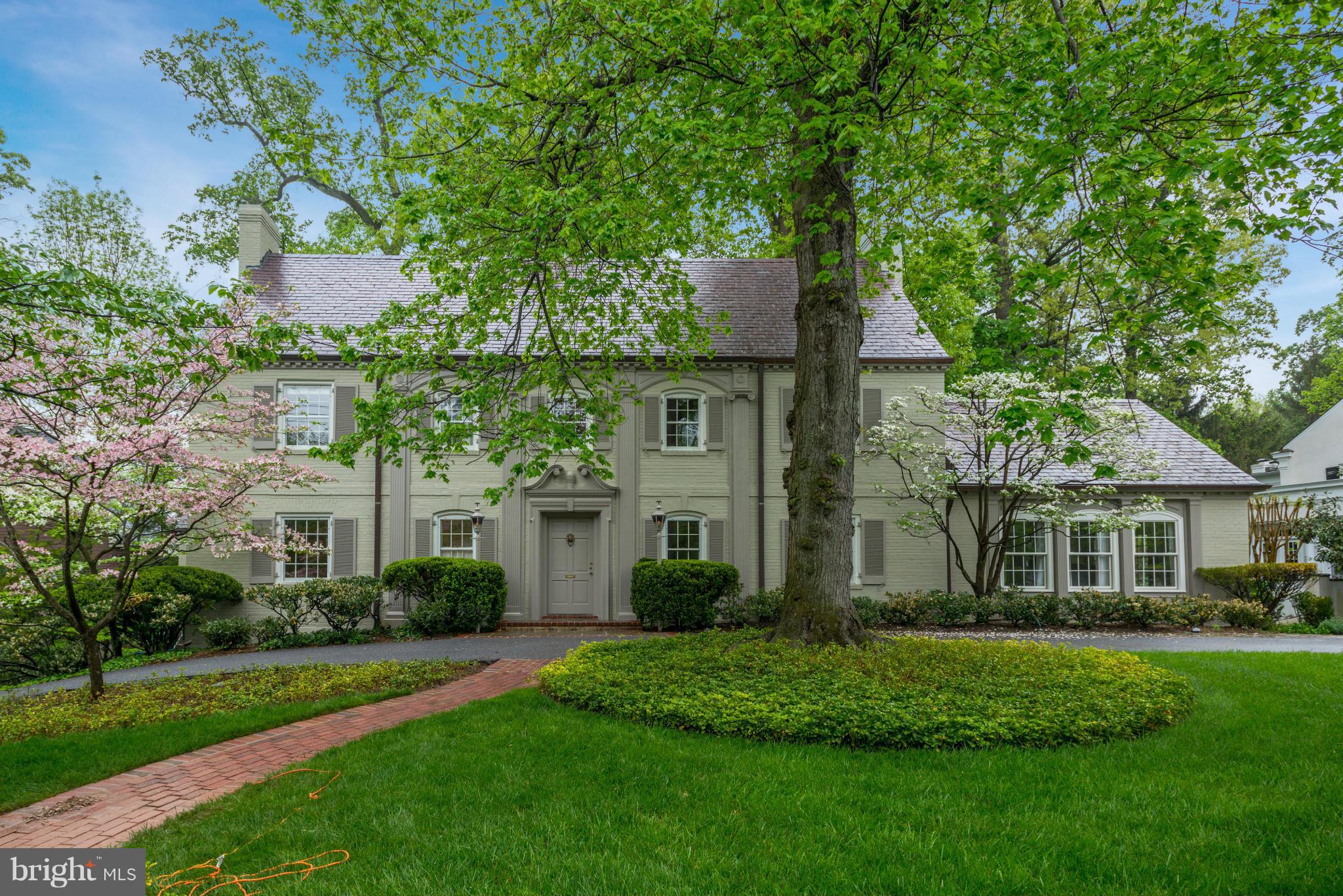 CLASSIC + ELEGANT BRICK COLONIAL W/ FLUTED PILASTER / PEDIMENT MOULDING DETAILS. LOVELY FORMAL LR + DR W/ ADJ. FAMILY ROOM. 4FPL., CUSTOM MILLWORK, FRENCH DOORS- REAR, AND SIDE TERRACES PLUS LARGE SIDE YARD. FINISHED LL W/ INDOOR HOT TUB. TERRIFIC HOME AT EXCELLENT PRICE.