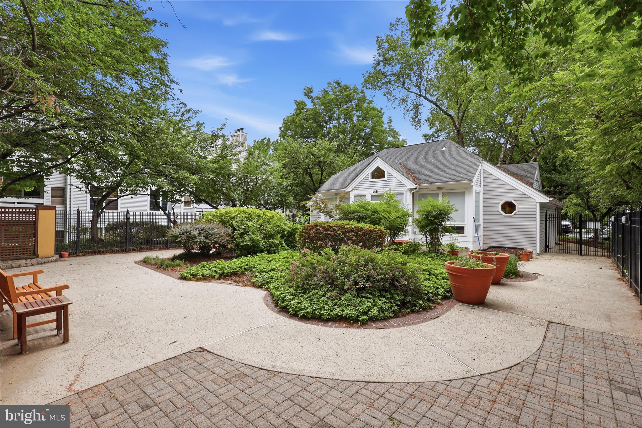 FOUR WINDS AT OAKTON - Residential