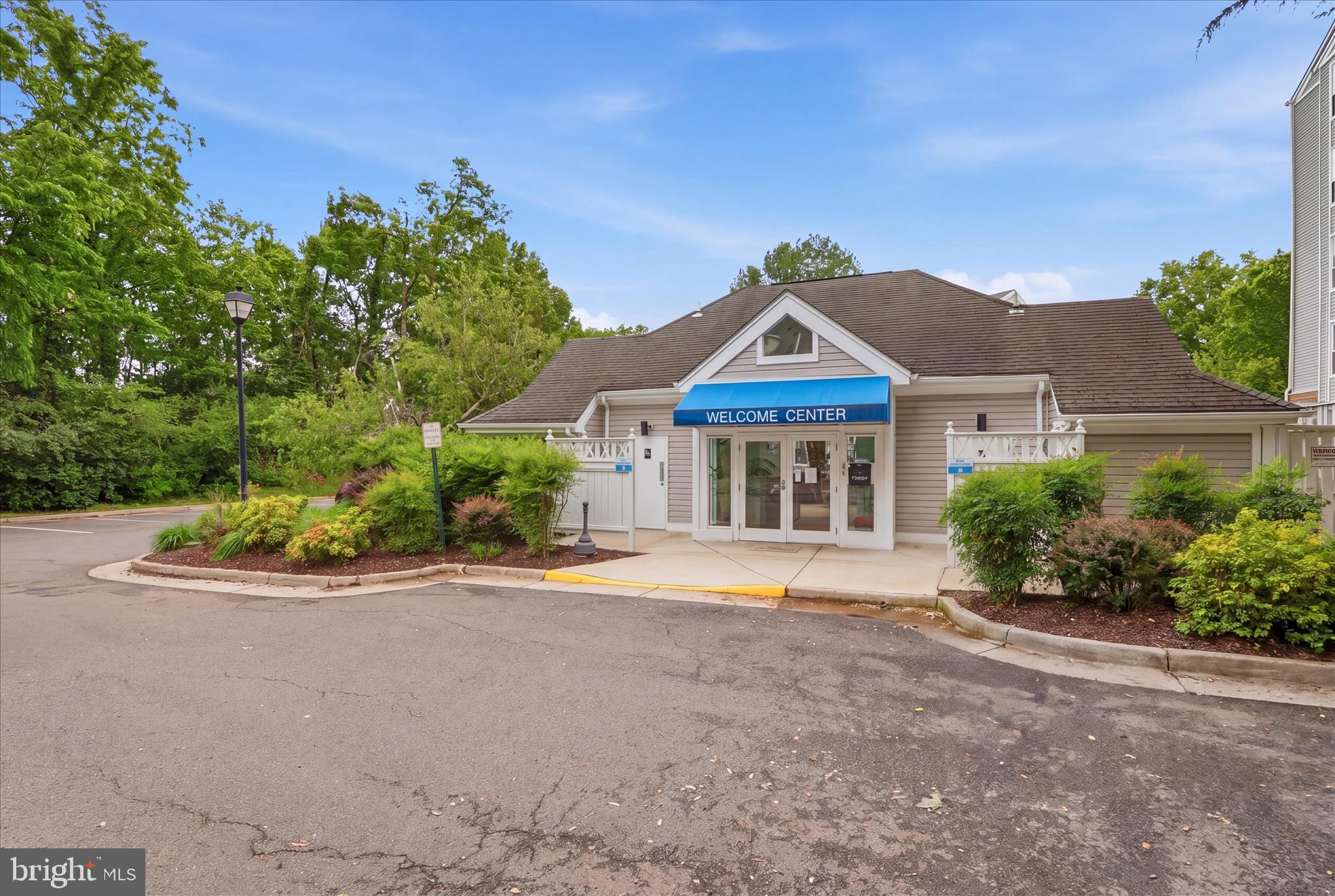 FOUR WINDS AT OAKTON - Residential