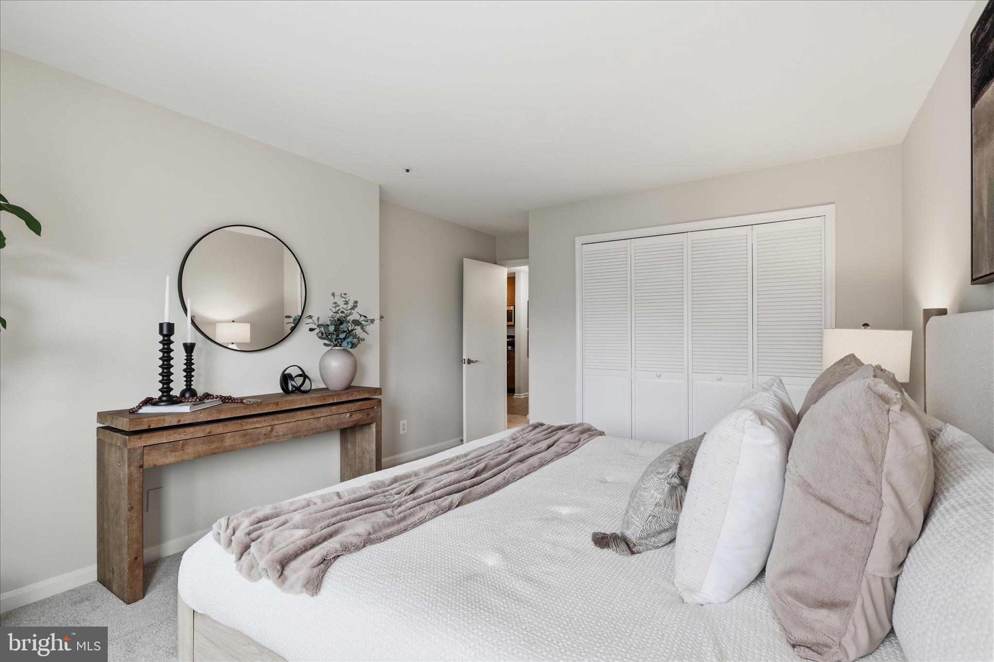 FOUR WINDS AT OAKTON - Residential