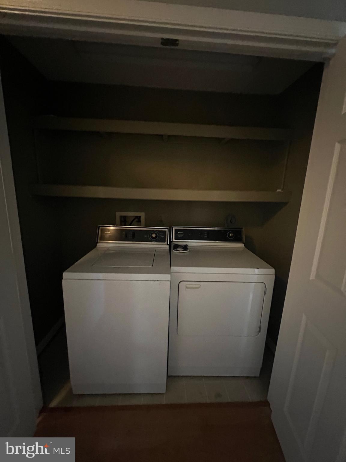 SULLY STATION II - Residential Lease