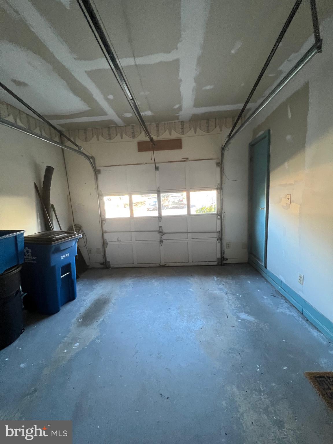 SULLY STATION II - Residential Lease