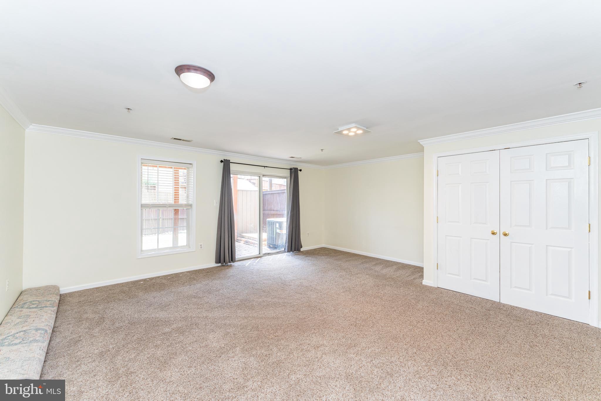 WELLINGTON TRACE - Residential