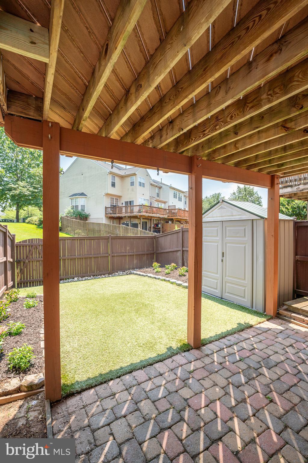 WELLINGTON TRACE - Residential