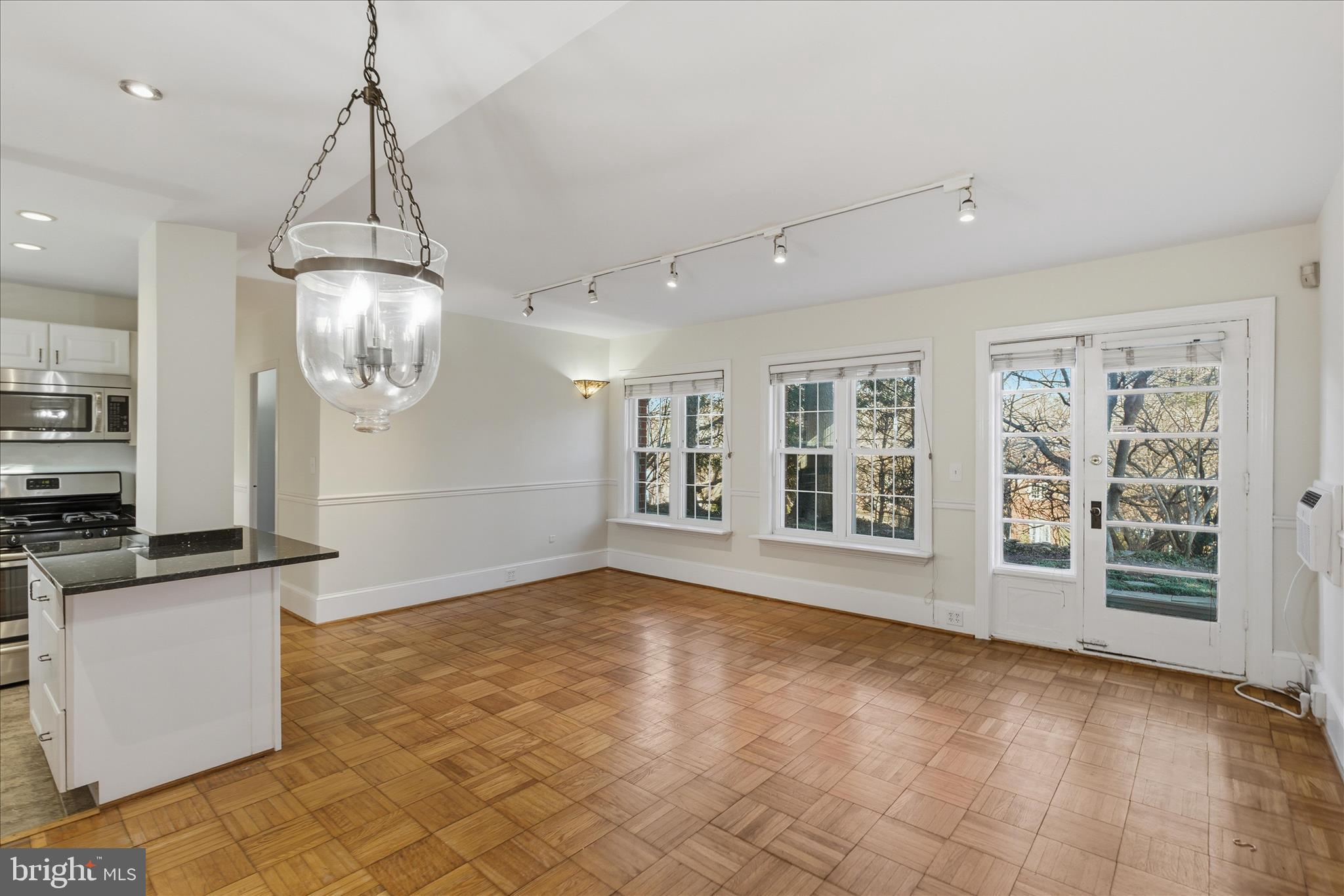 3225 RAVENSWORTH PLACE