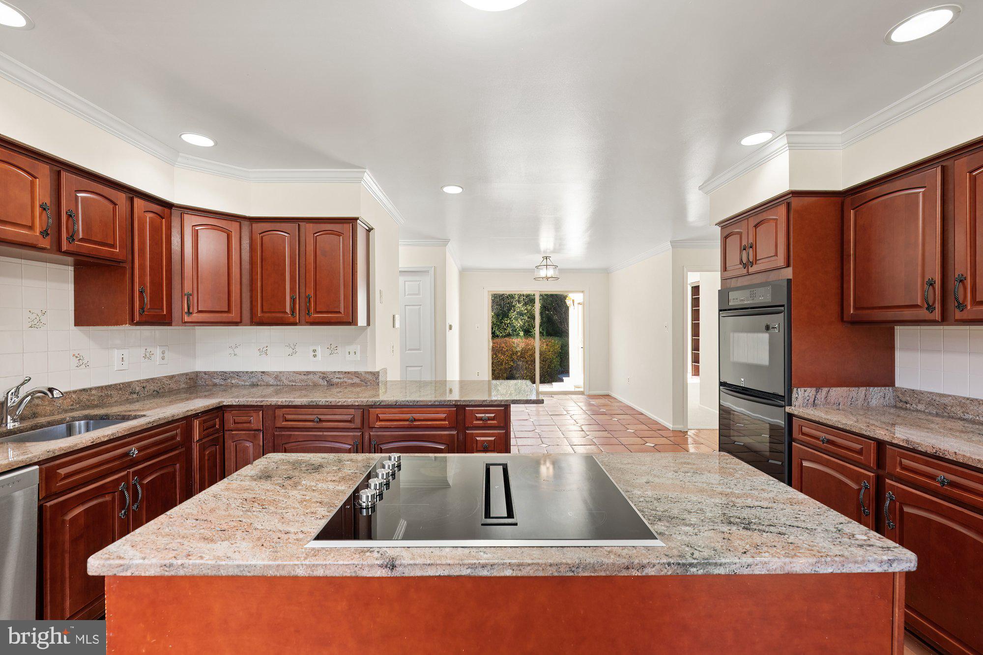 MCLEAN ESTATES - Residential