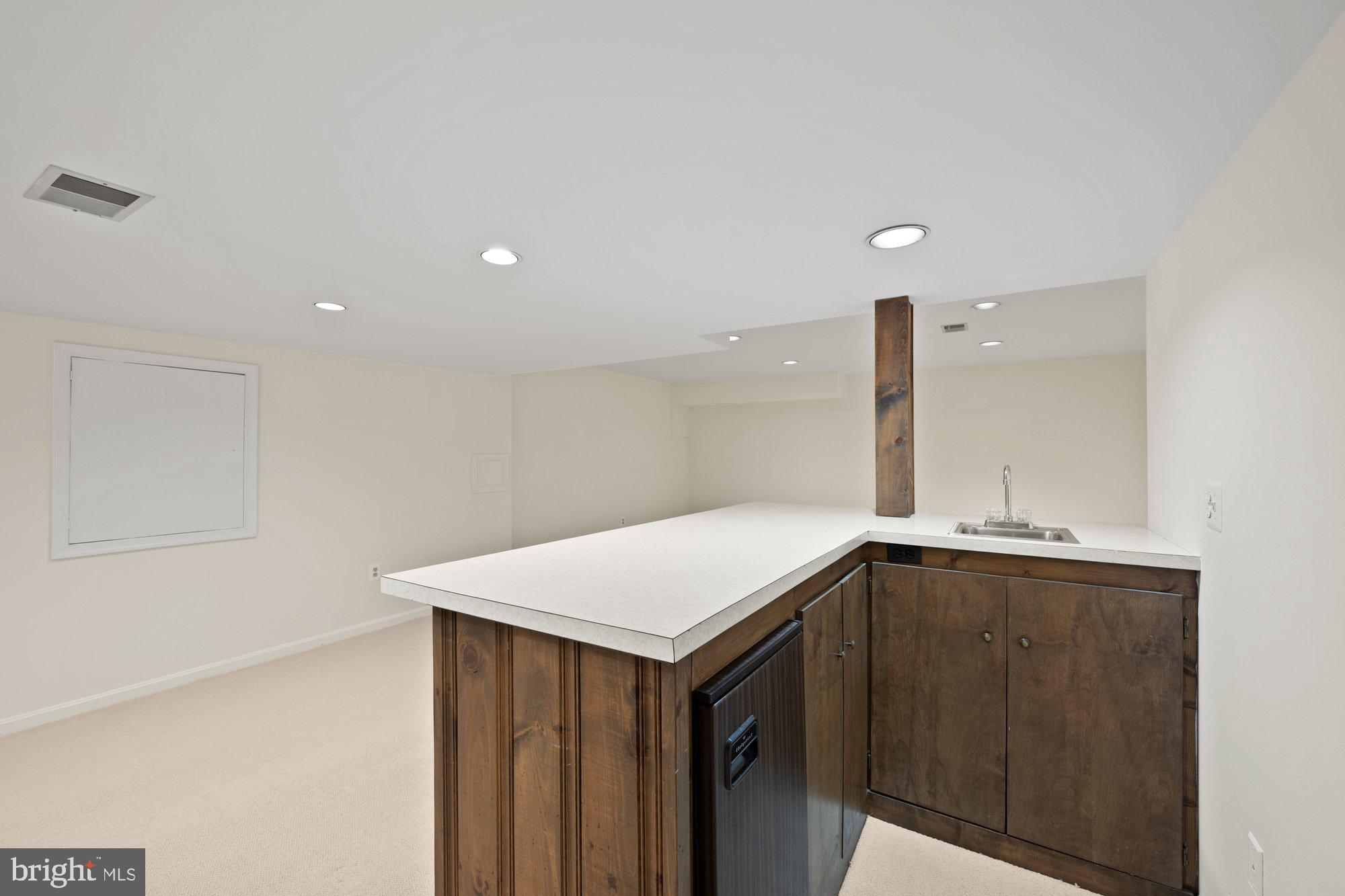 MCLEAN ESTATES - Residential