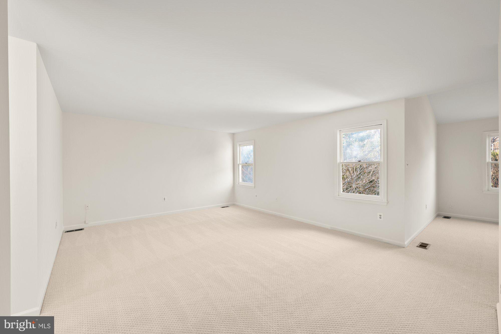 MCLEAN ESTATES - Residential