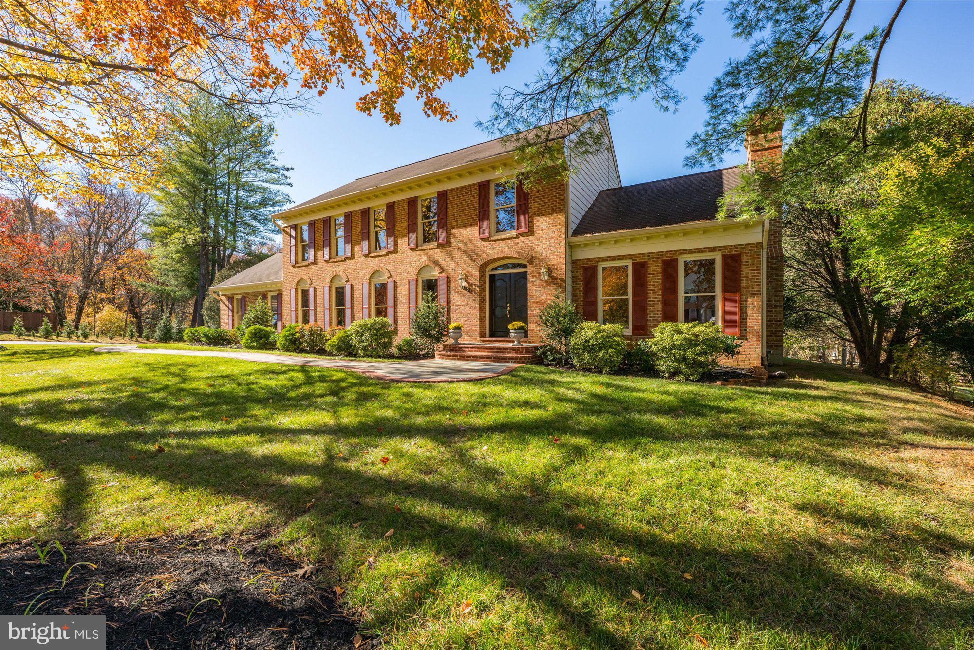 8426 HOLLY LEAF DRIVE