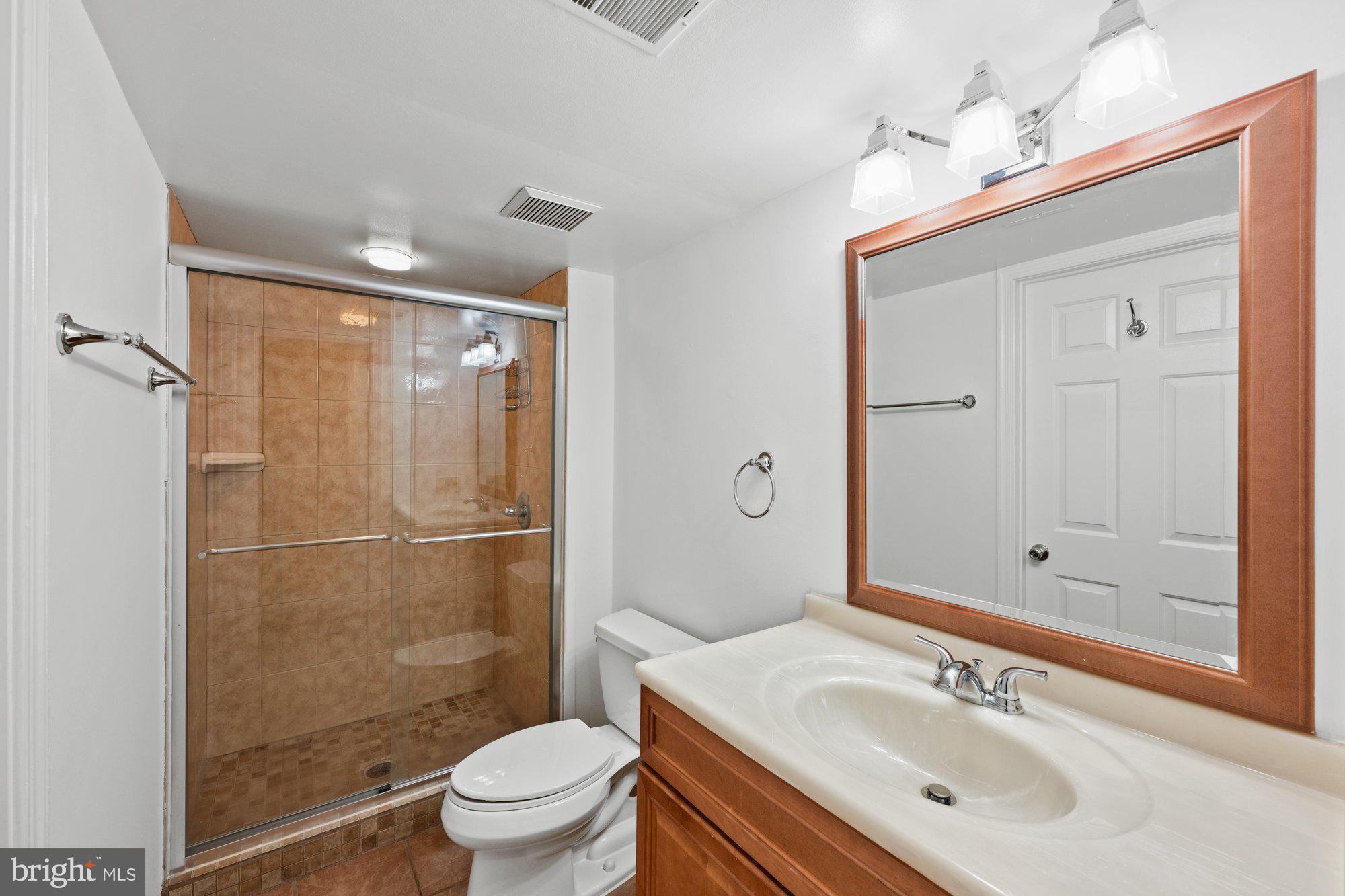 MCLEAN ESTATES - Residential