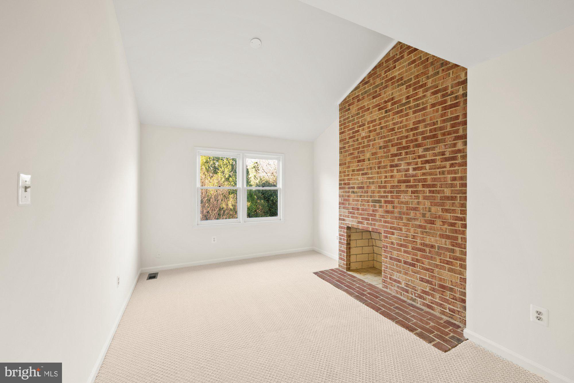 MCLEAN ESTATES - Residential