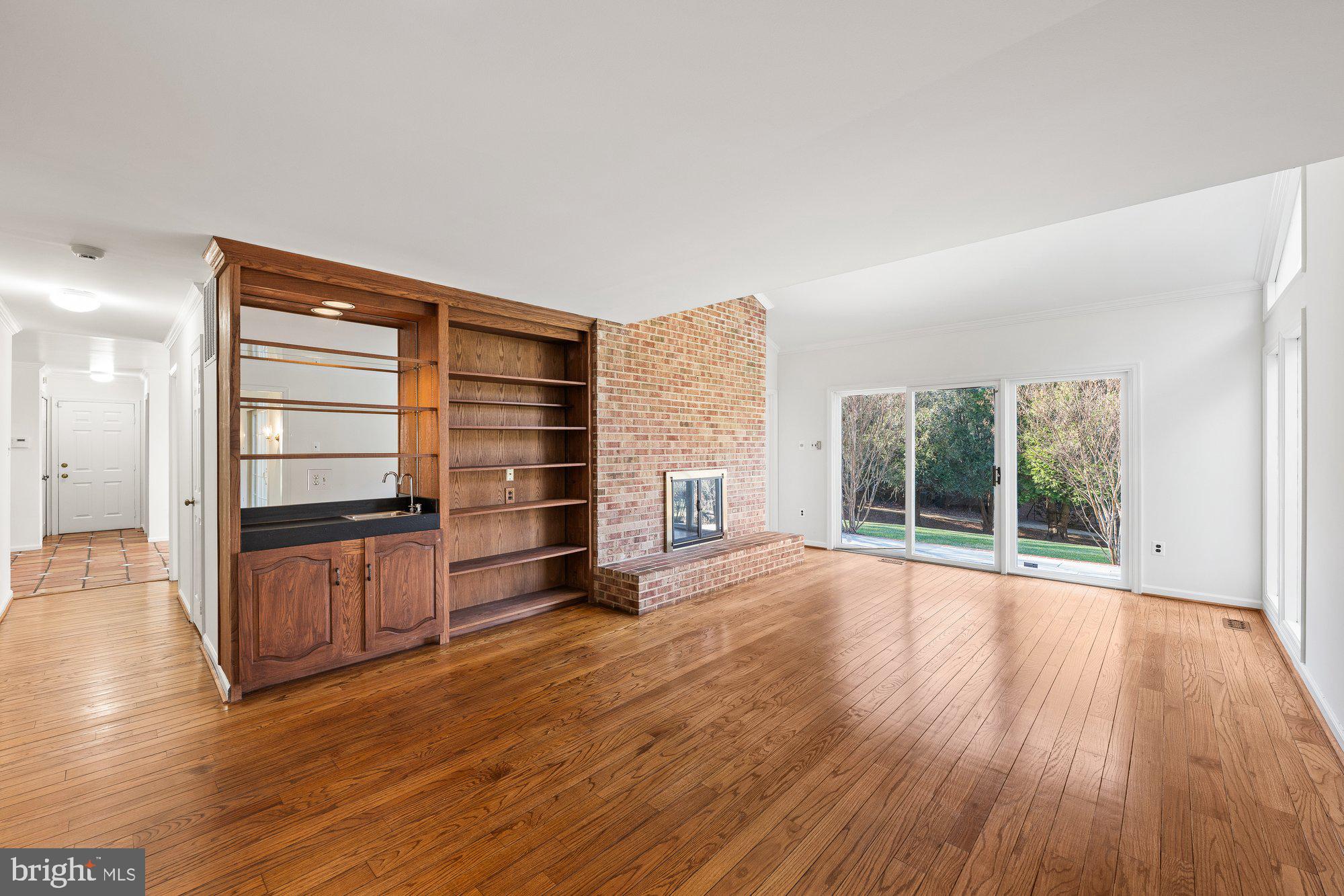 MCLEAN ESTATES - Residential