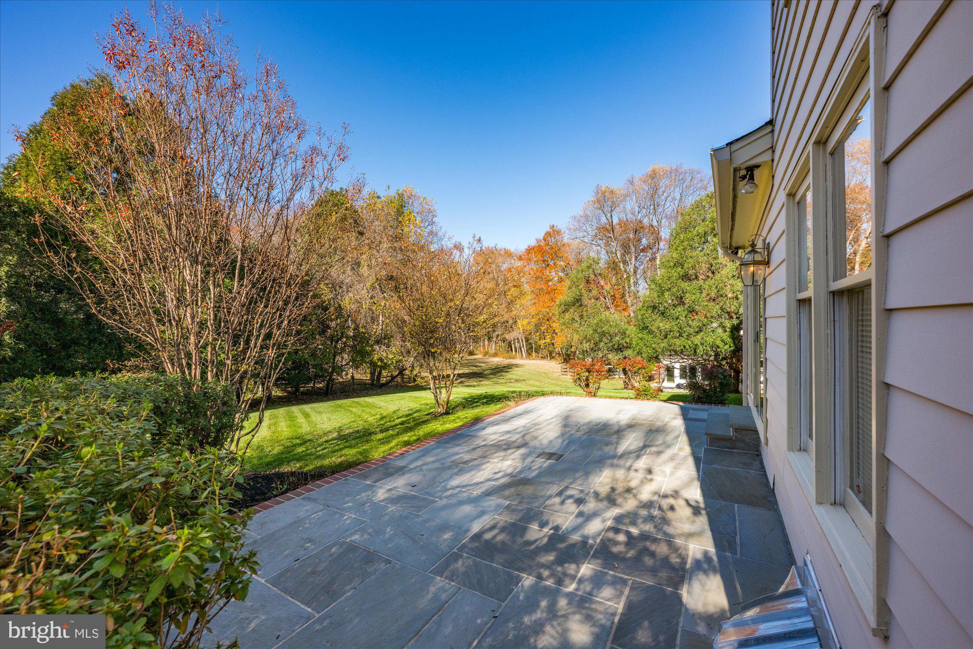 MCLEAN ESTATES - Residential