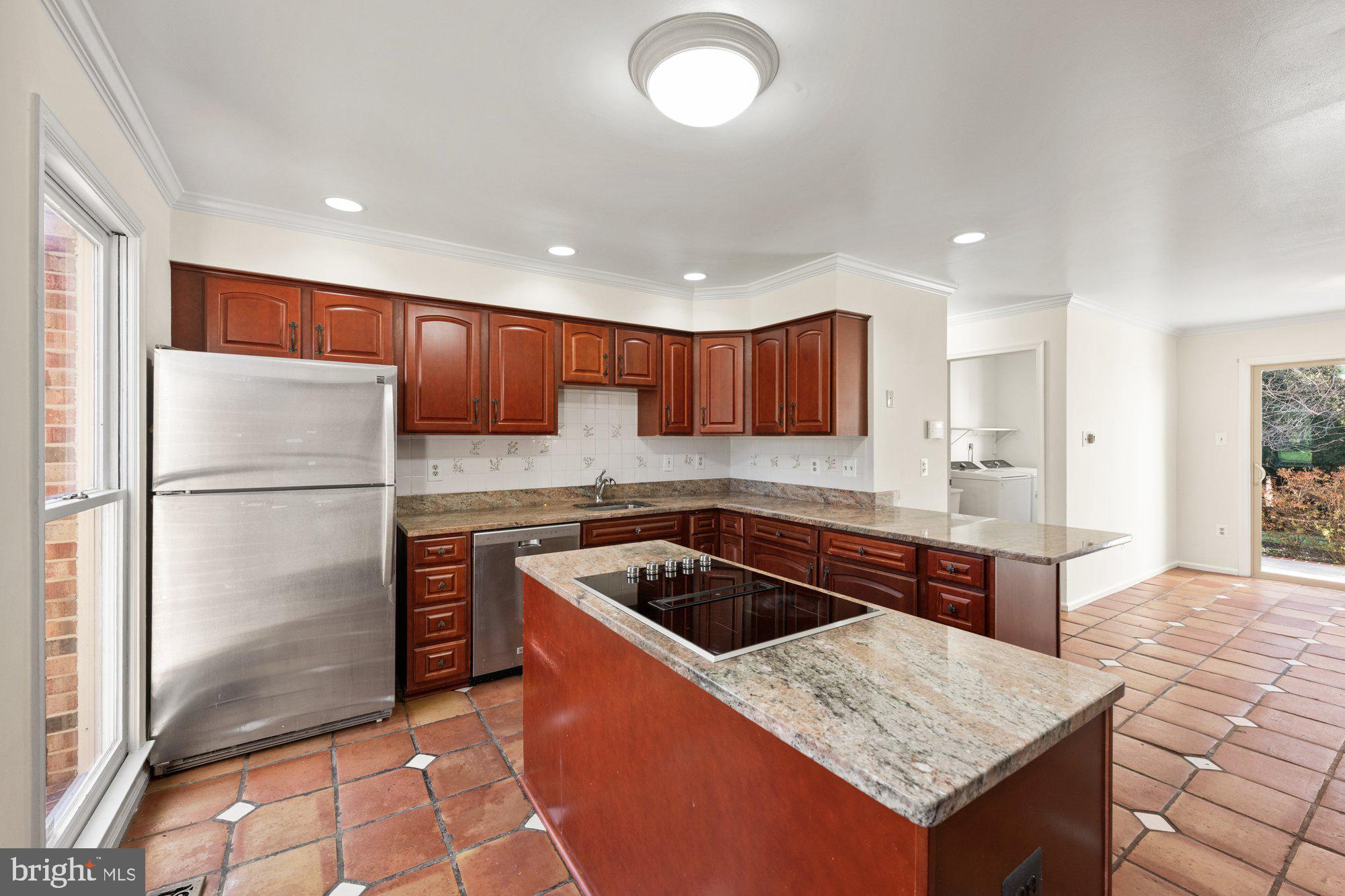 MCLEAN ESTATES - Residential