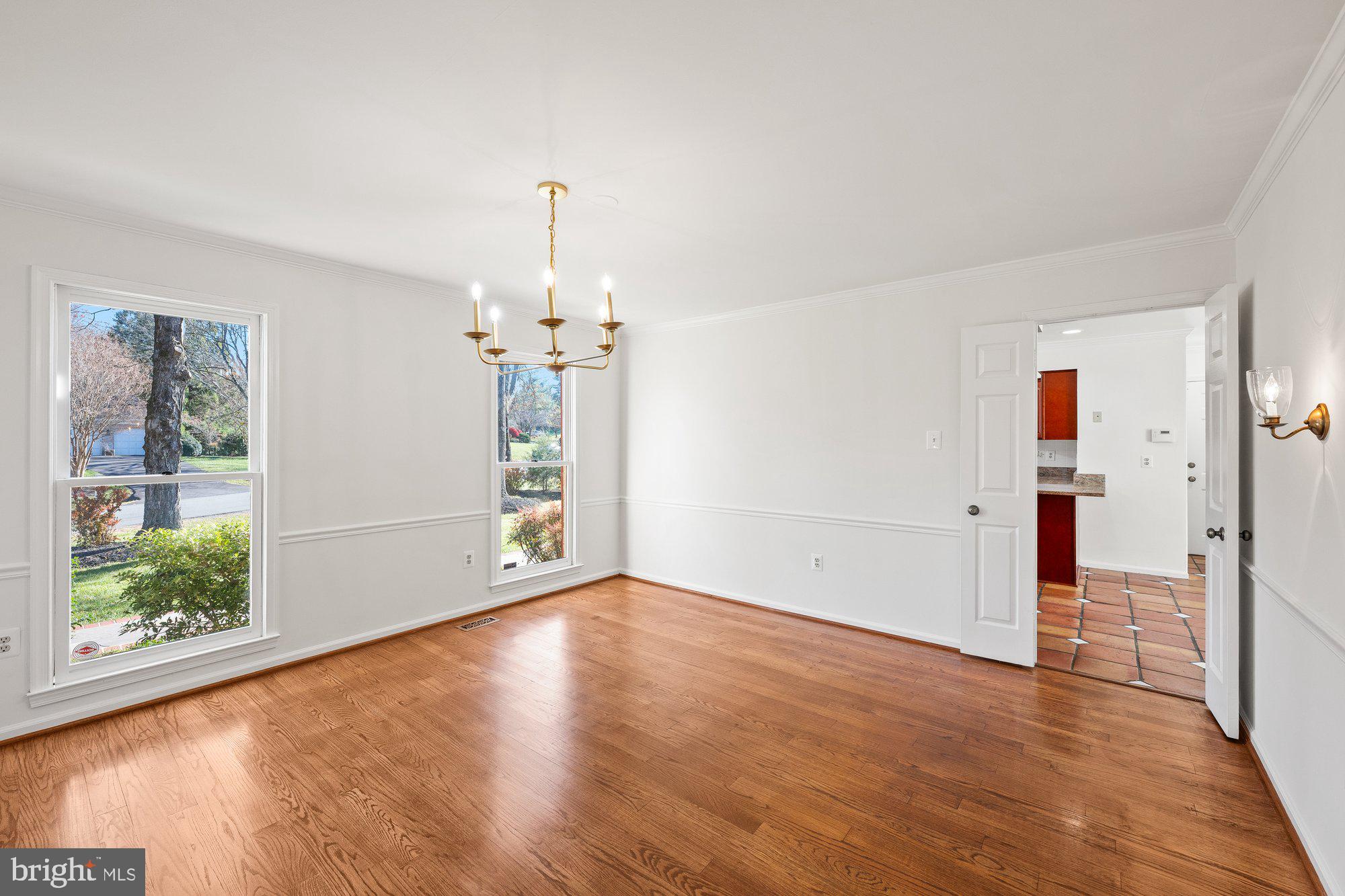 MCLEAN ESTATES - Residential