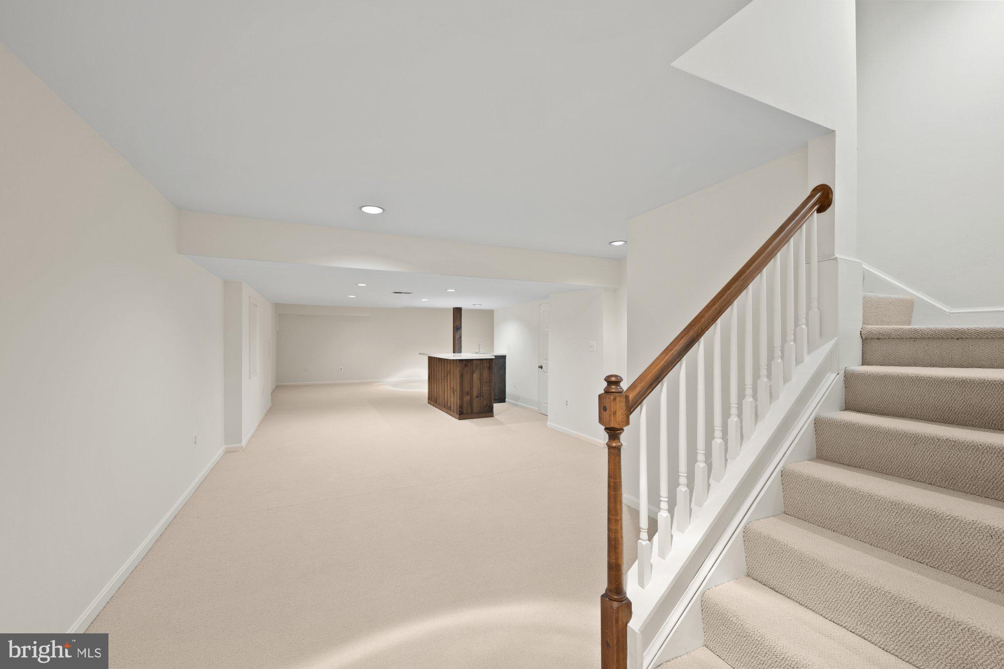 MCLEAN ESTATES - Residential