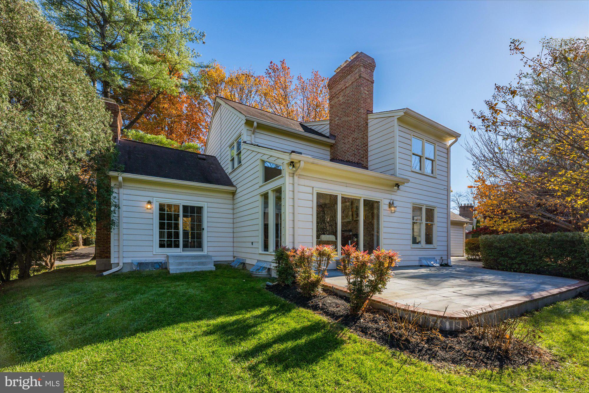 MCLEAN ESTATES - Residential