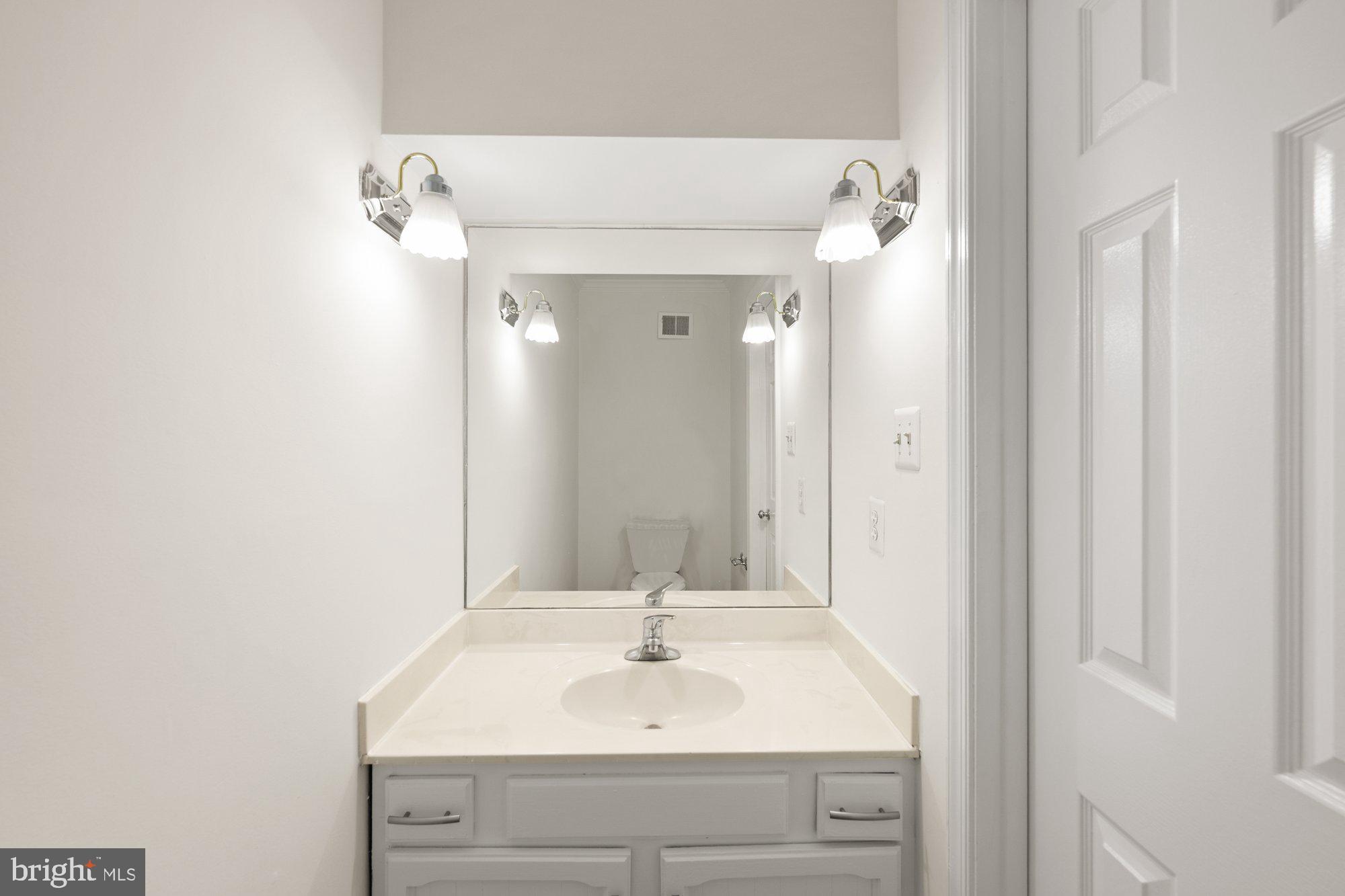 MCLEAN ESTATES - Residential