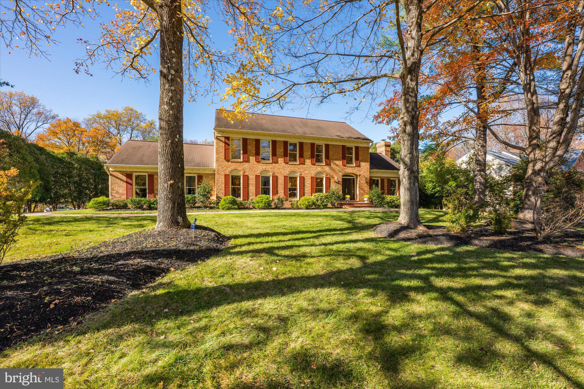 8426 HOLLY LEAF DRIVE