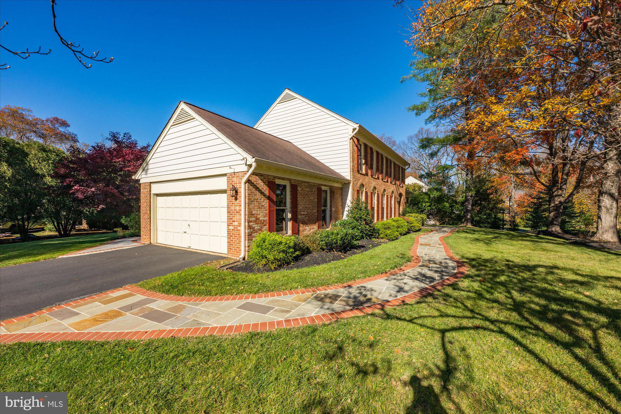 MCLEAN ESTATES - Residential