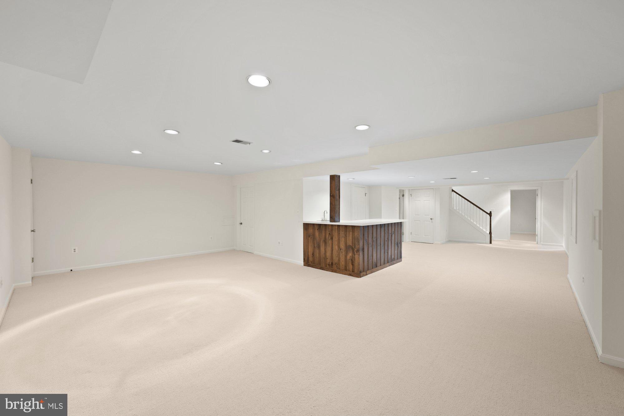 MCLEAN ESTATES - Residential