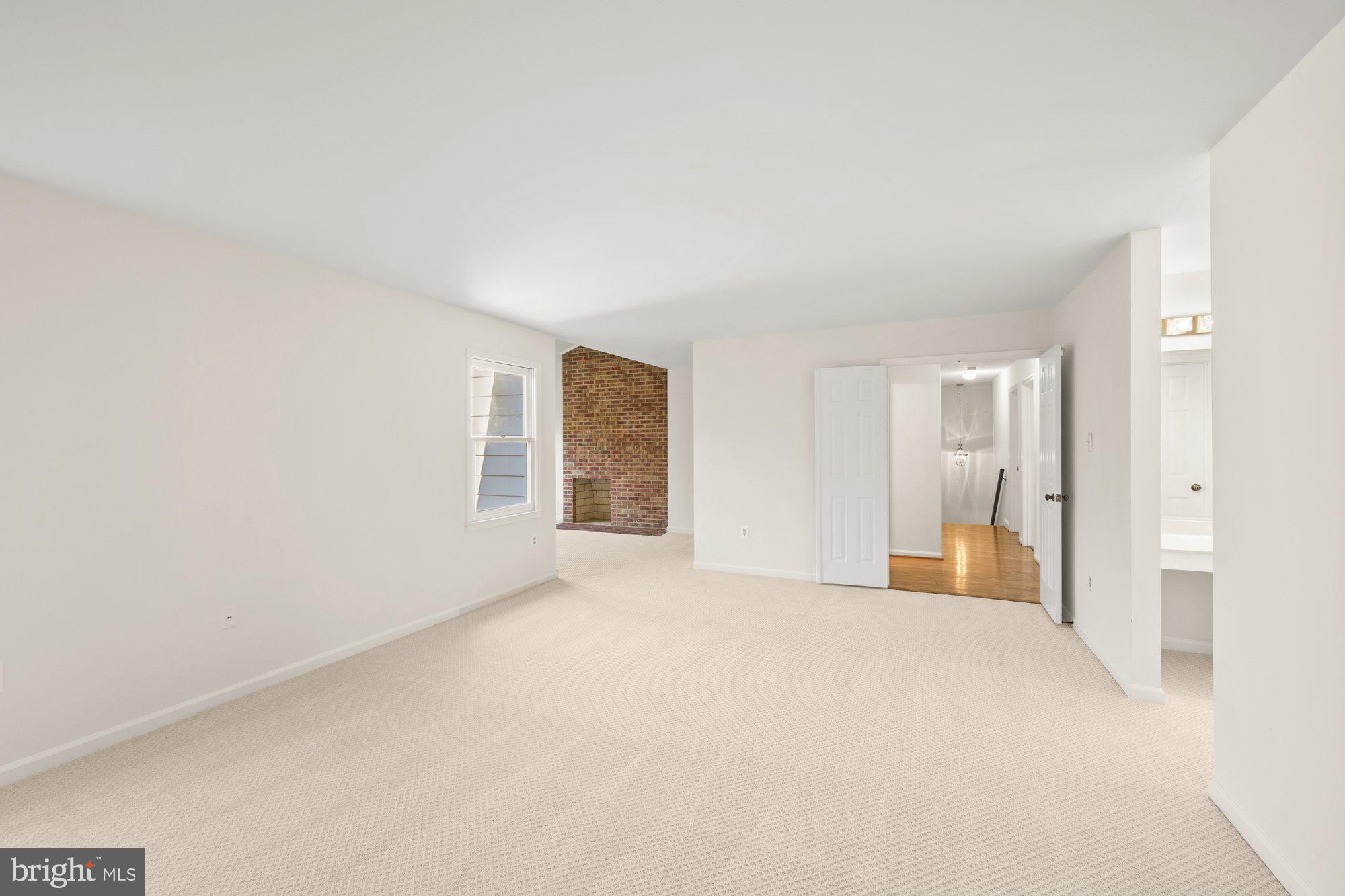 MCLEAN ESTATES - Residential