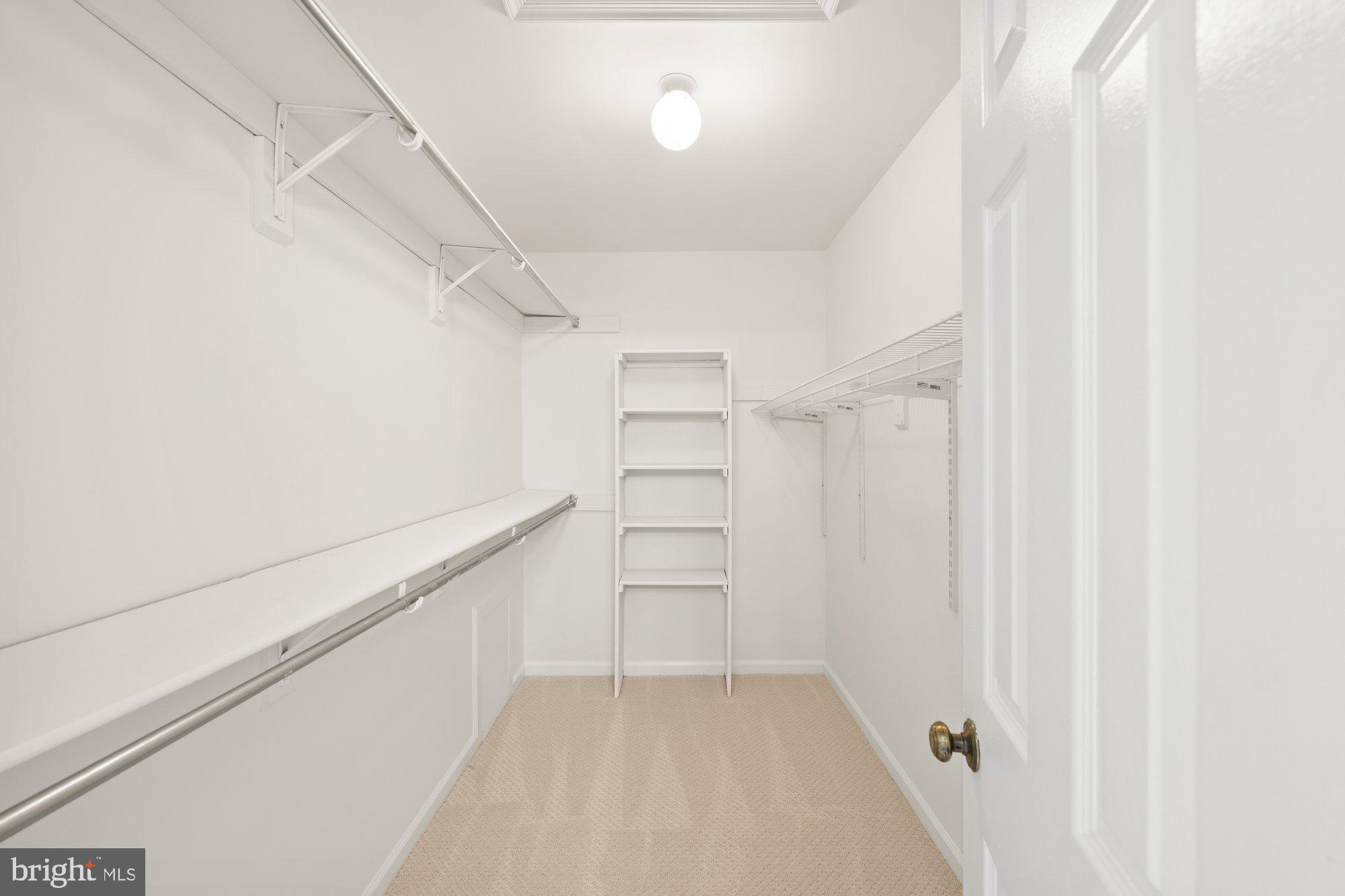 MCLEAN ESTATES - Residential