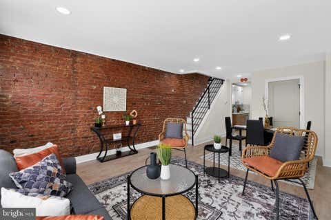 Townhouse For Sale - 2019 Manton Street<br/> PHILADELPHIA, PA 19146