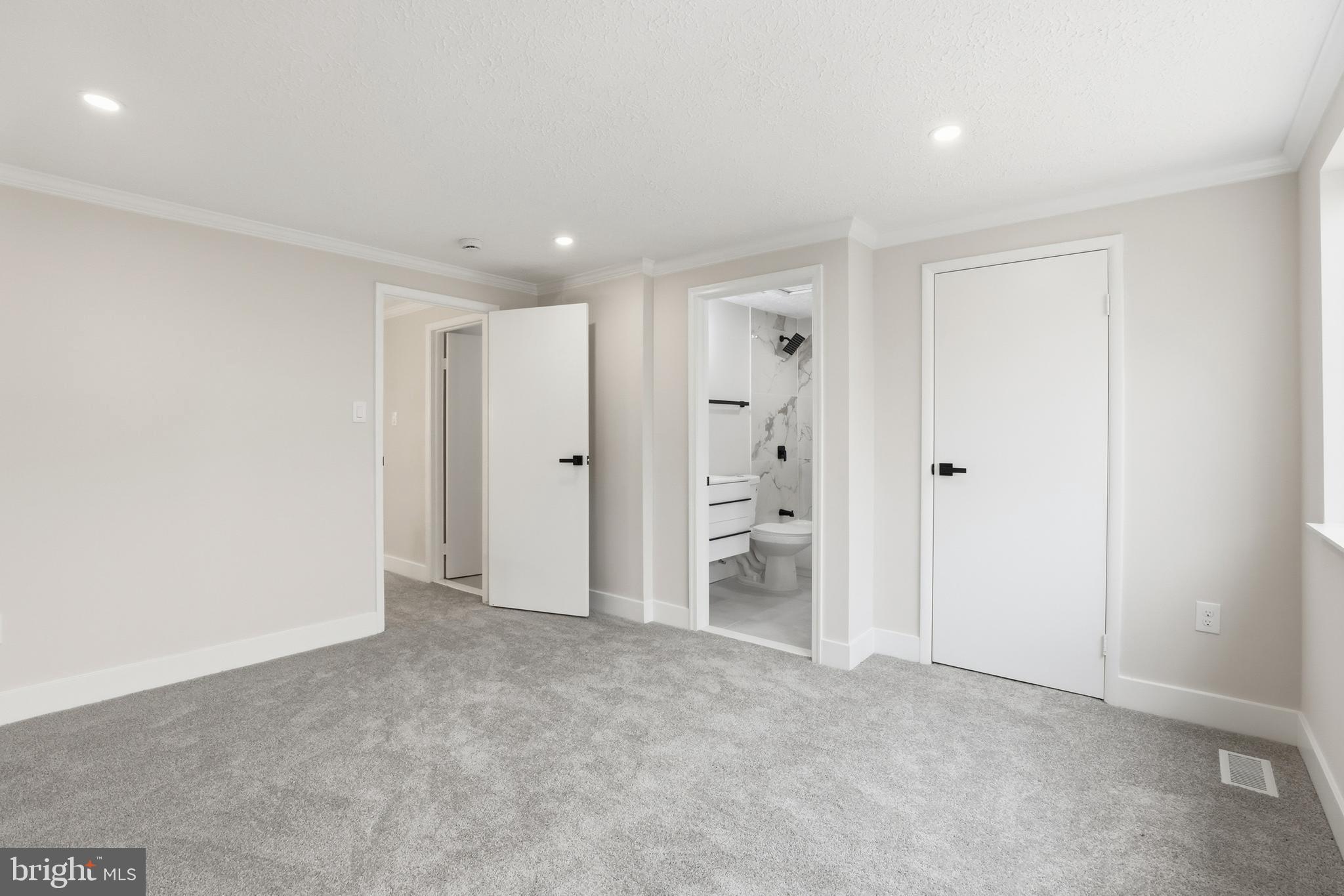 DAMASCUS MANOR - Residential