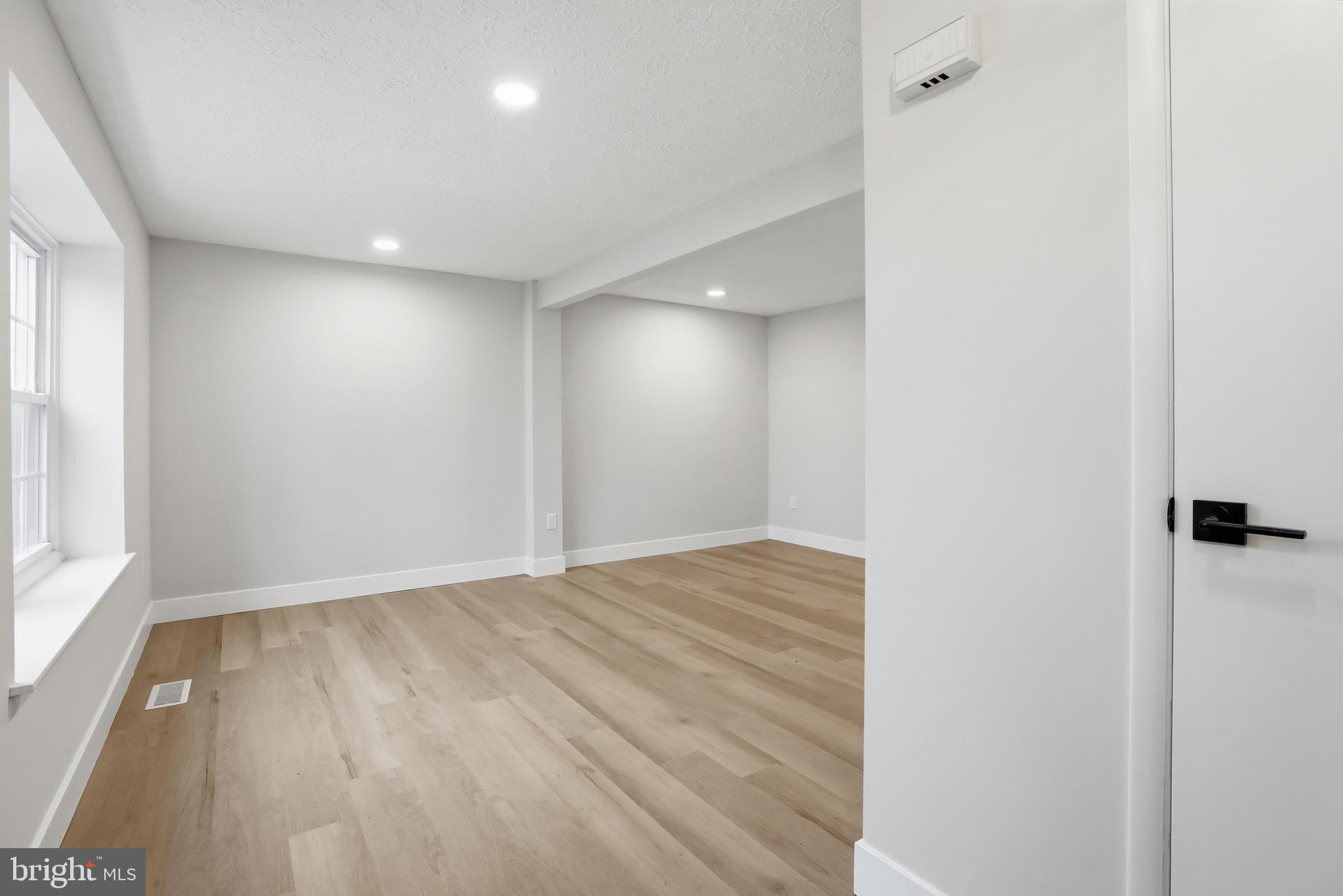 DAMASCUS MANOR - Residential