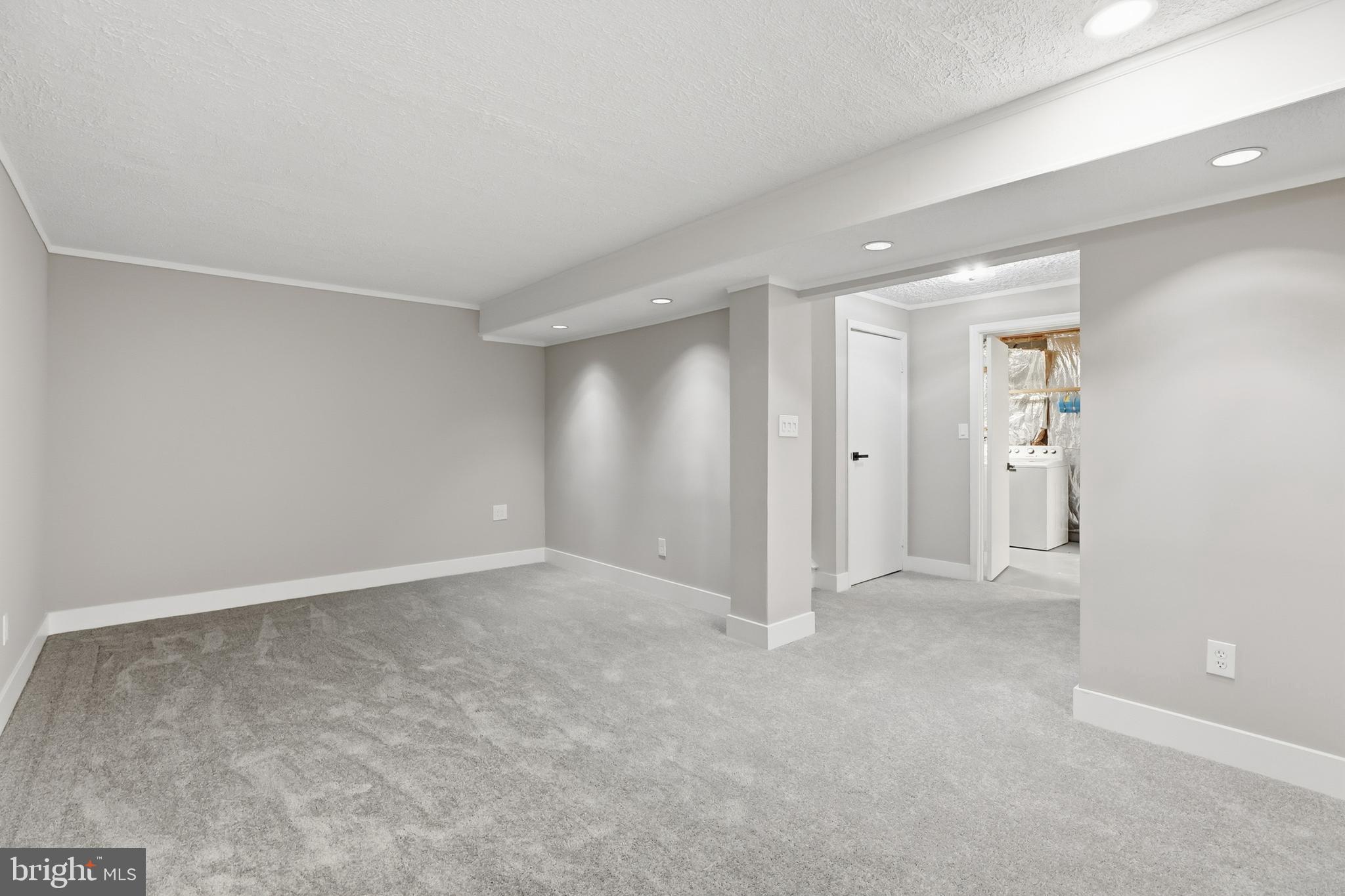 DAMASCUS MANOR - Residential