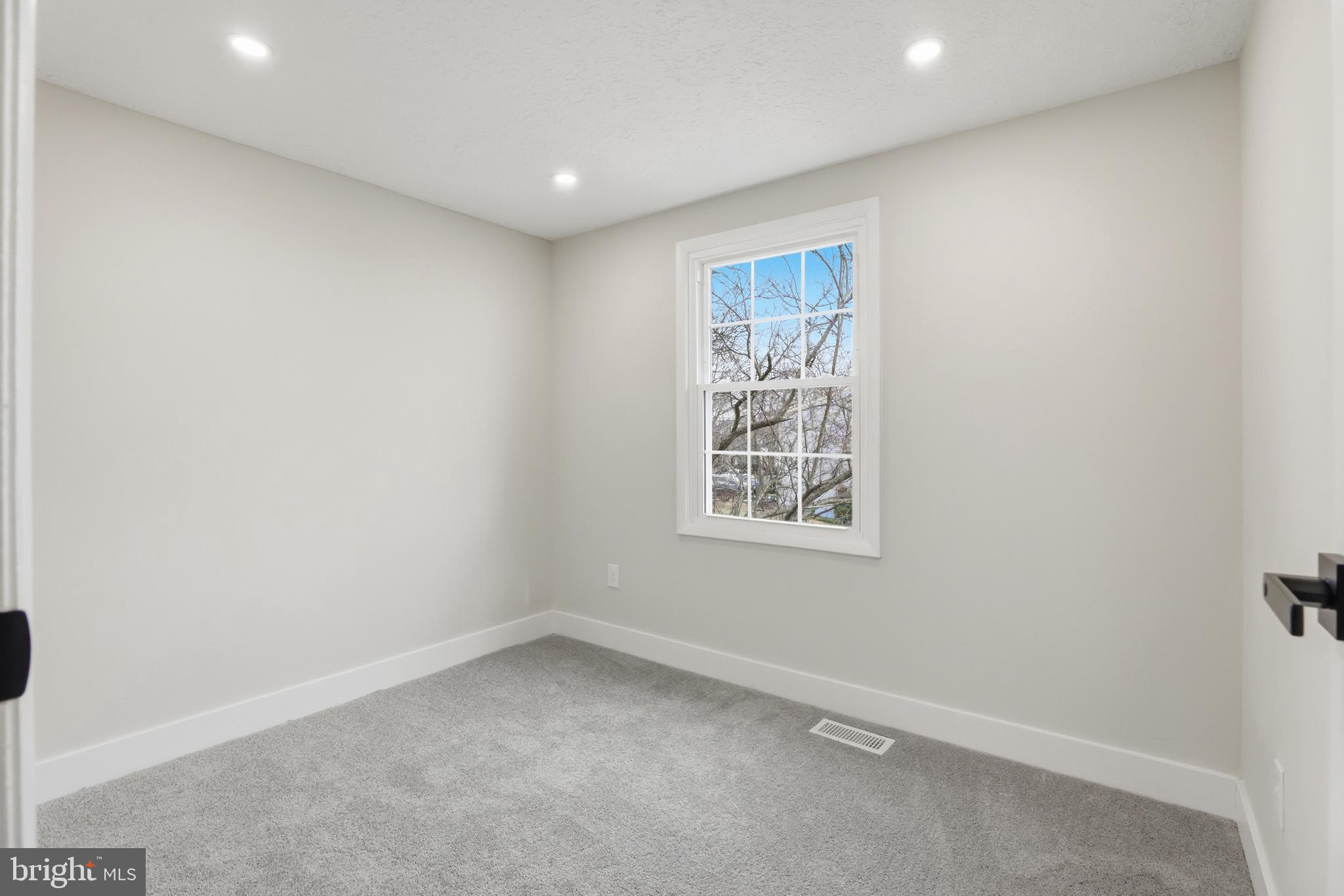 DAMASCUS MANOR - Residential